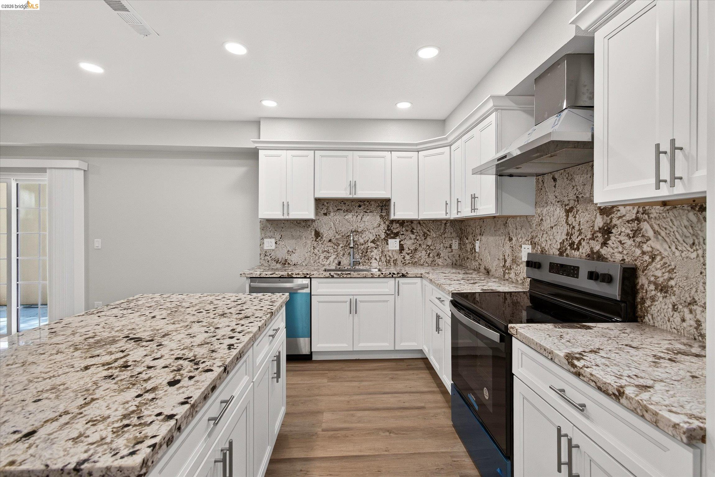 6105 Oakdale Ave, Oakland CA 94605 — photo 20