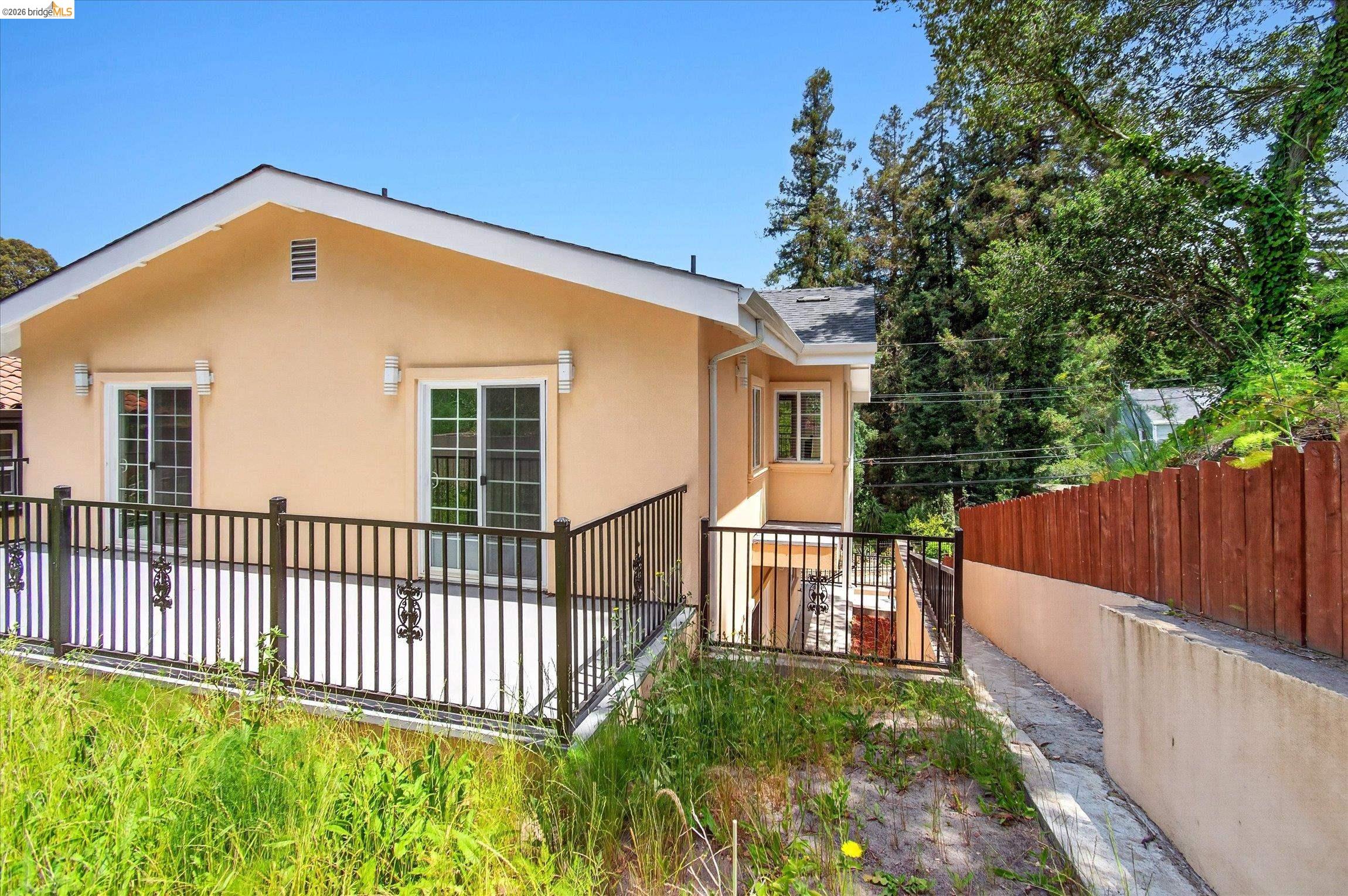 6105 Oakdale Ave, Oakland CA 94605 — photo 31