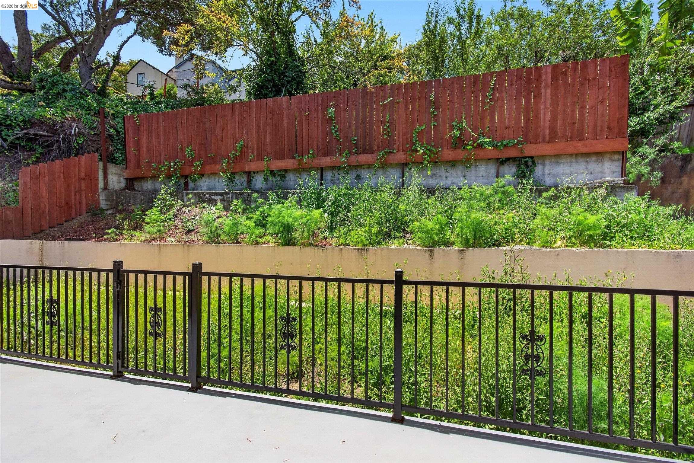 6105 Oakdale Ave, Oakland CA 94605 — photo 32