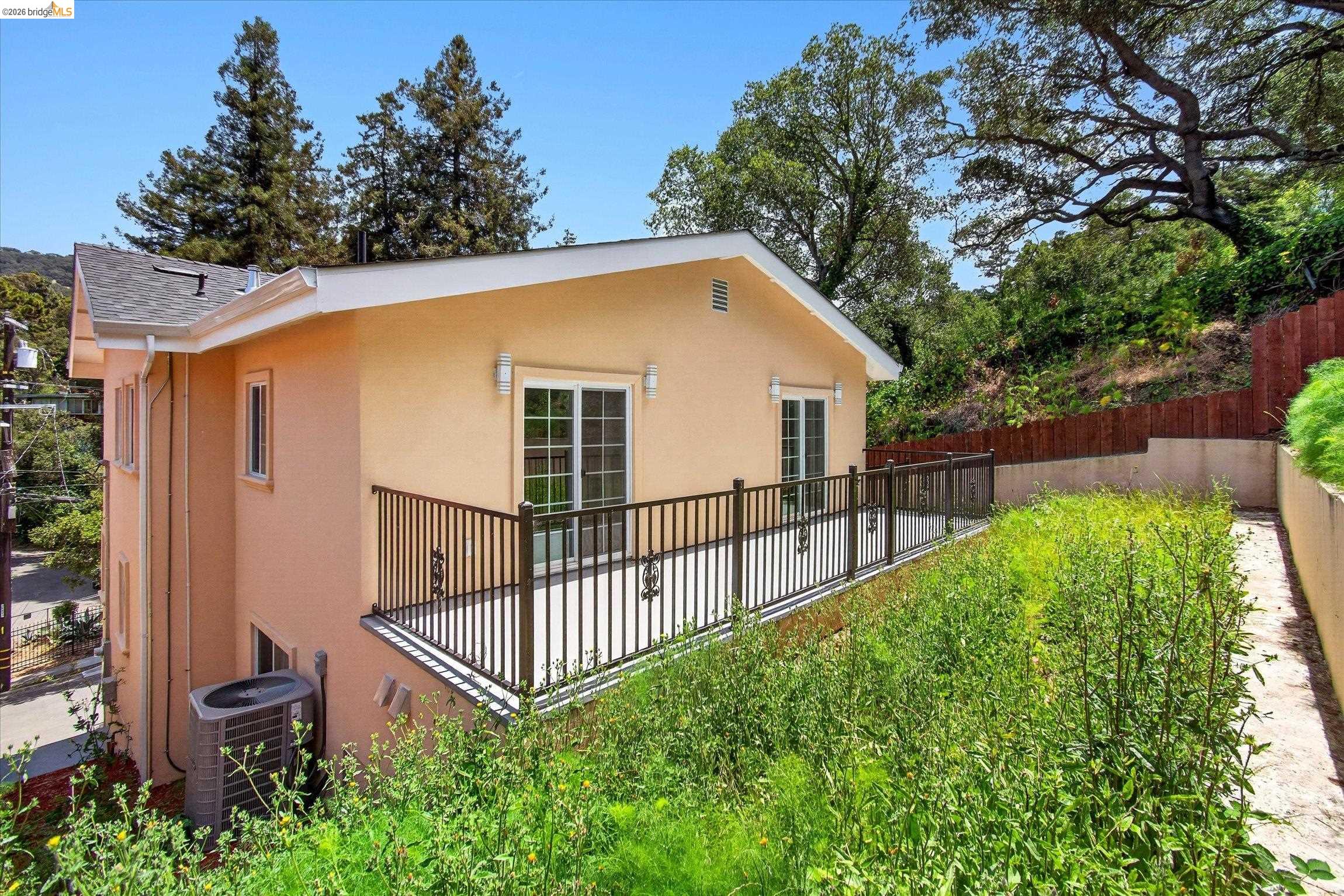 6105 Oakdale Ave, Oakland CA 94605 — photo 35
