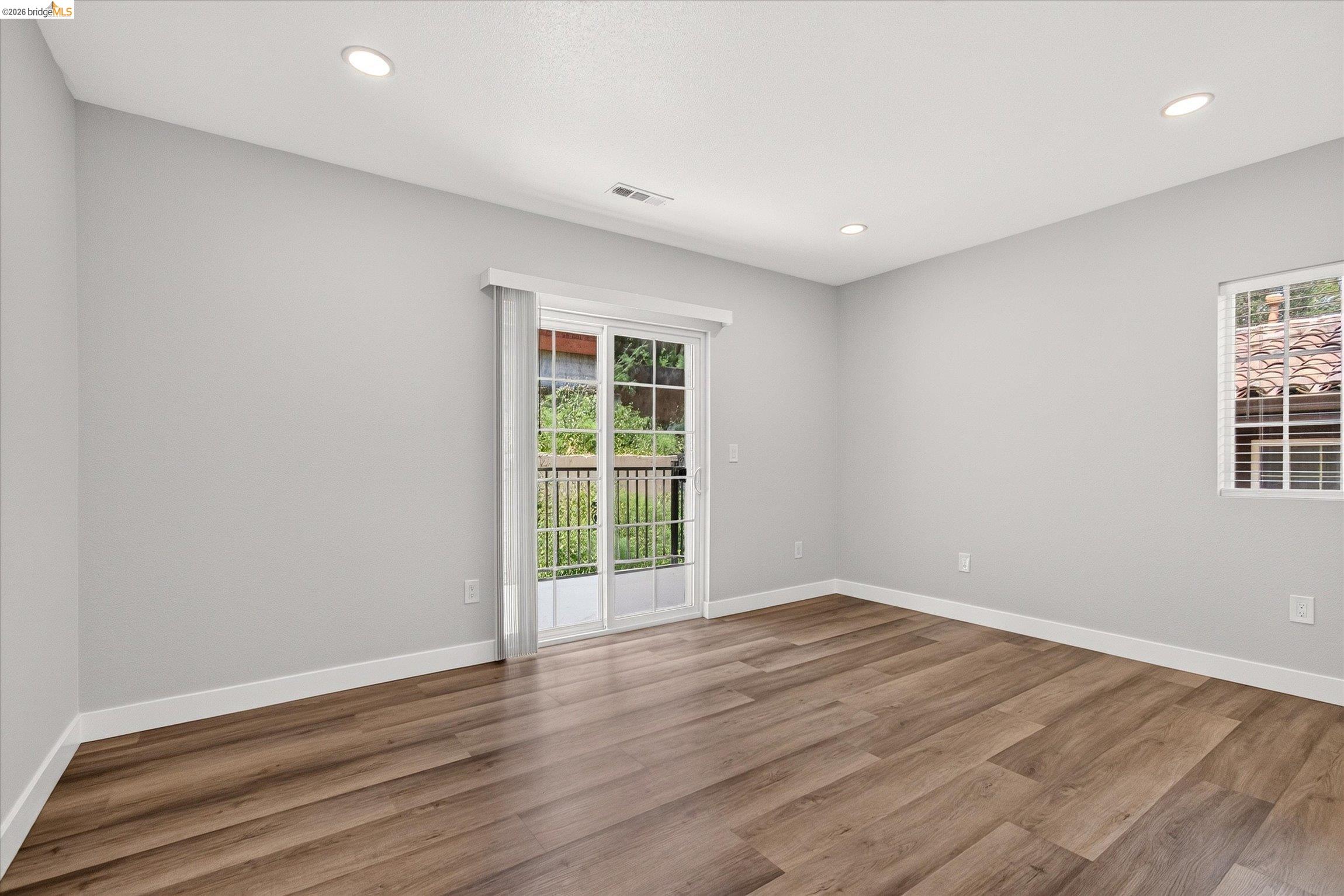 6105 Oakdale Ave, Oakland CA 94605 — photo 8