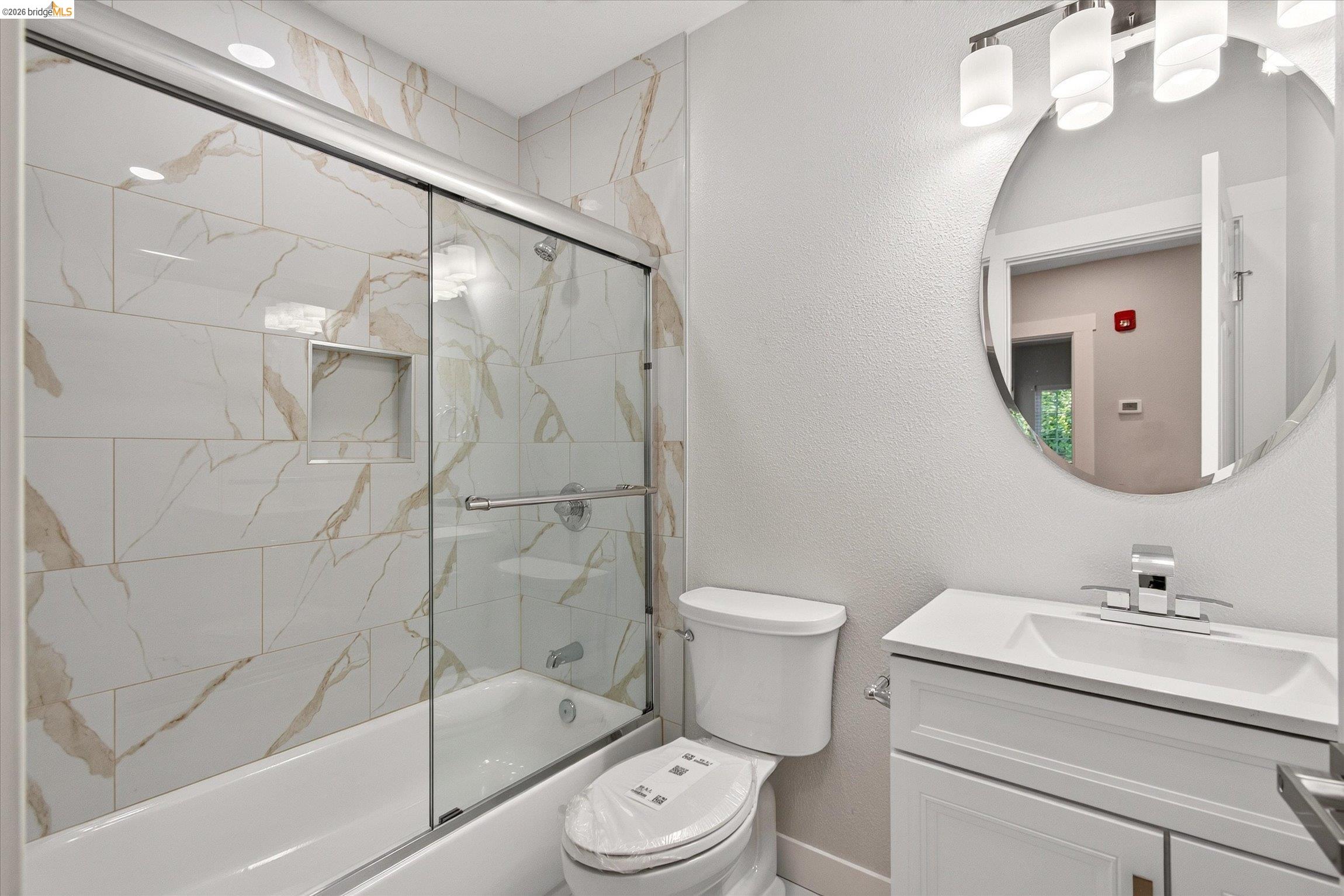 6105 Oakdale Ave, Oakland CA 94605 — photo 9