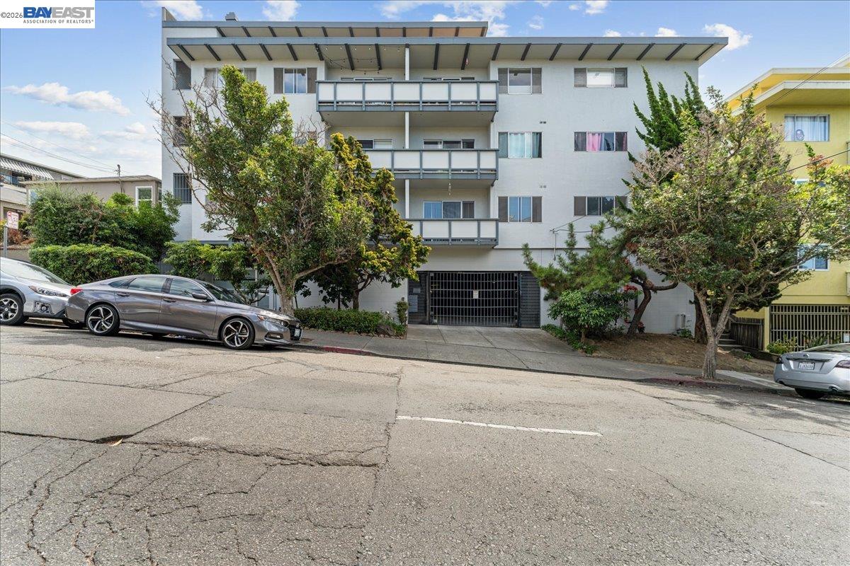 3768 Harrison St # 101, Oakland CA 94611 — photo 2