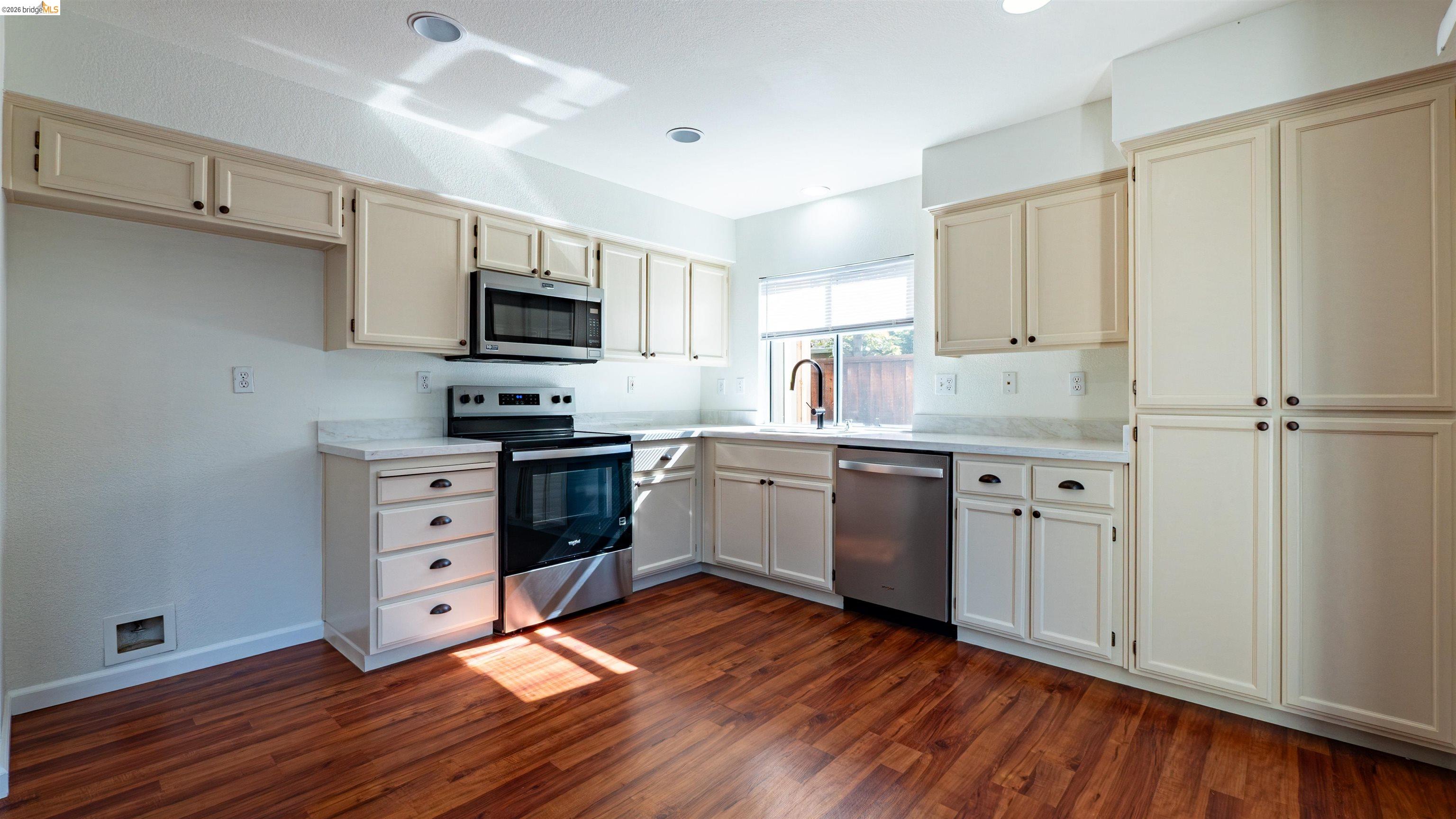 1548 Freed Cir, Pittsburg CA 94565 — photo 8