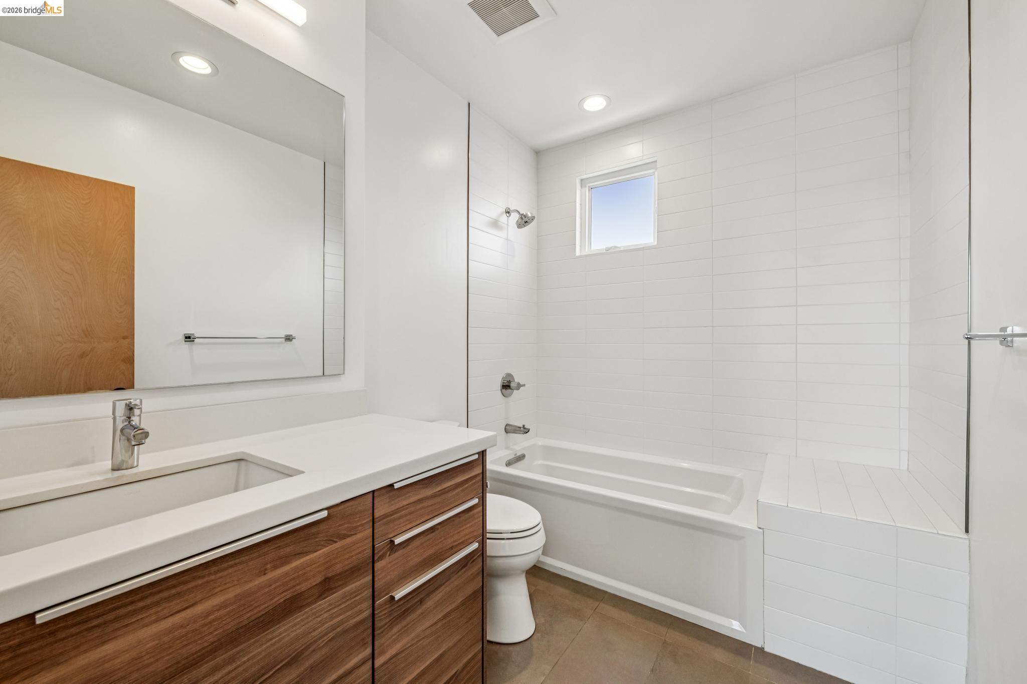 3235 B Louise St, Oakland CA 94608 — photo 41