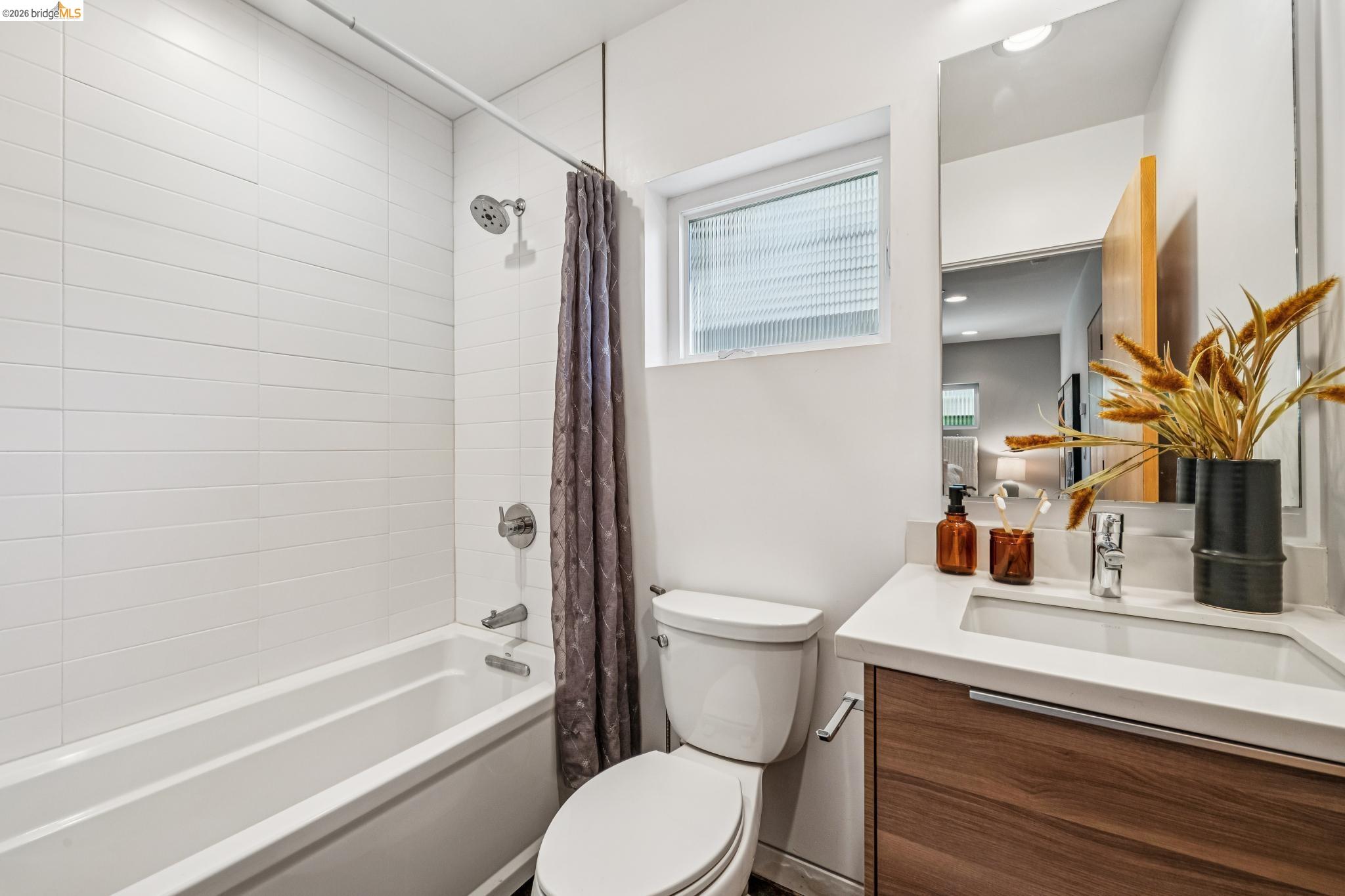 3235 B Louise St, Oakland CA 94608 — photo 8