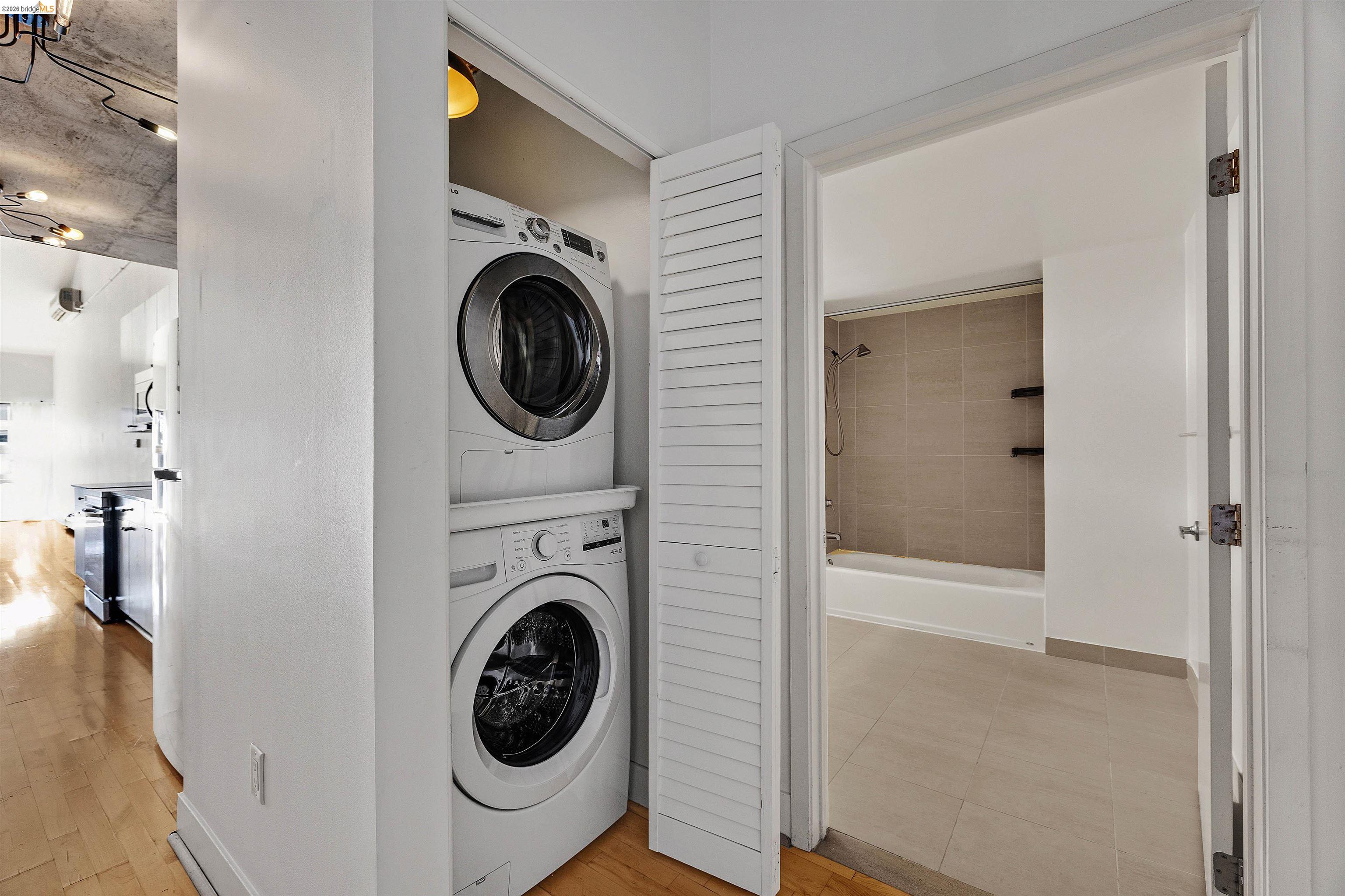 311 Oak St 842