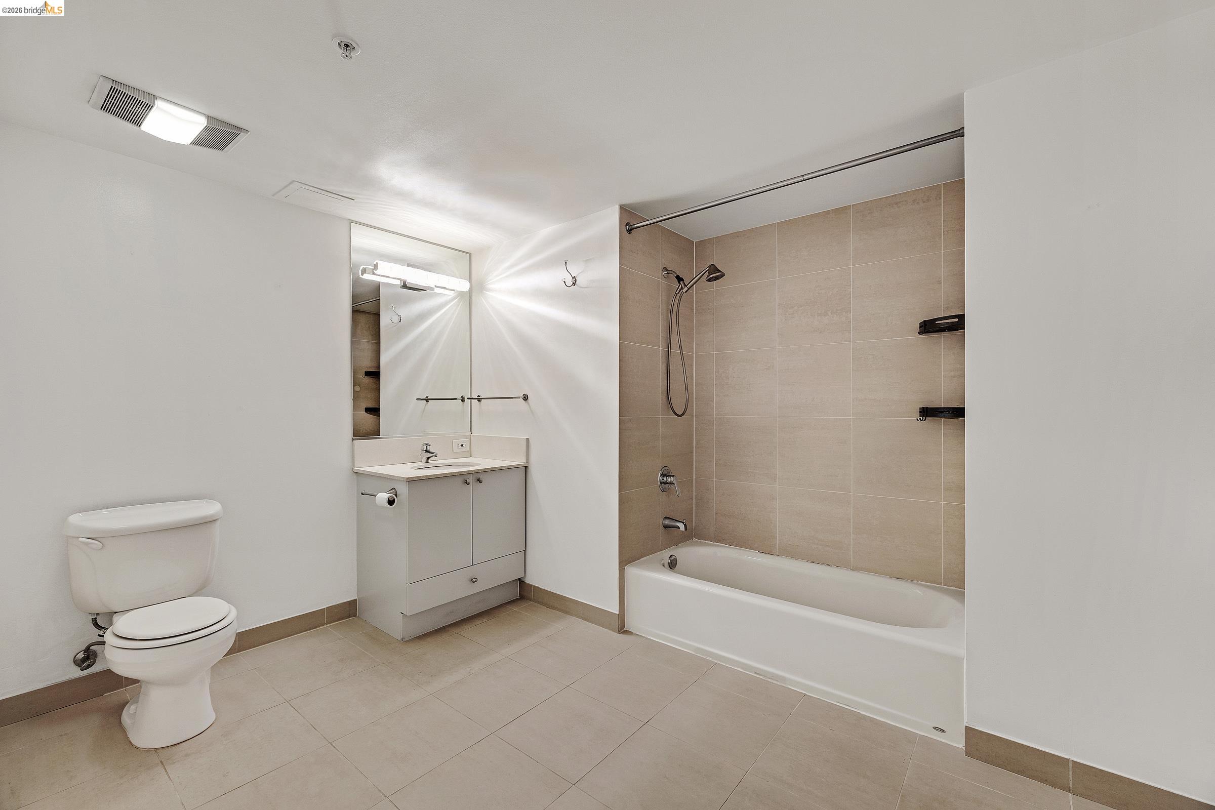 311 Oak St 842