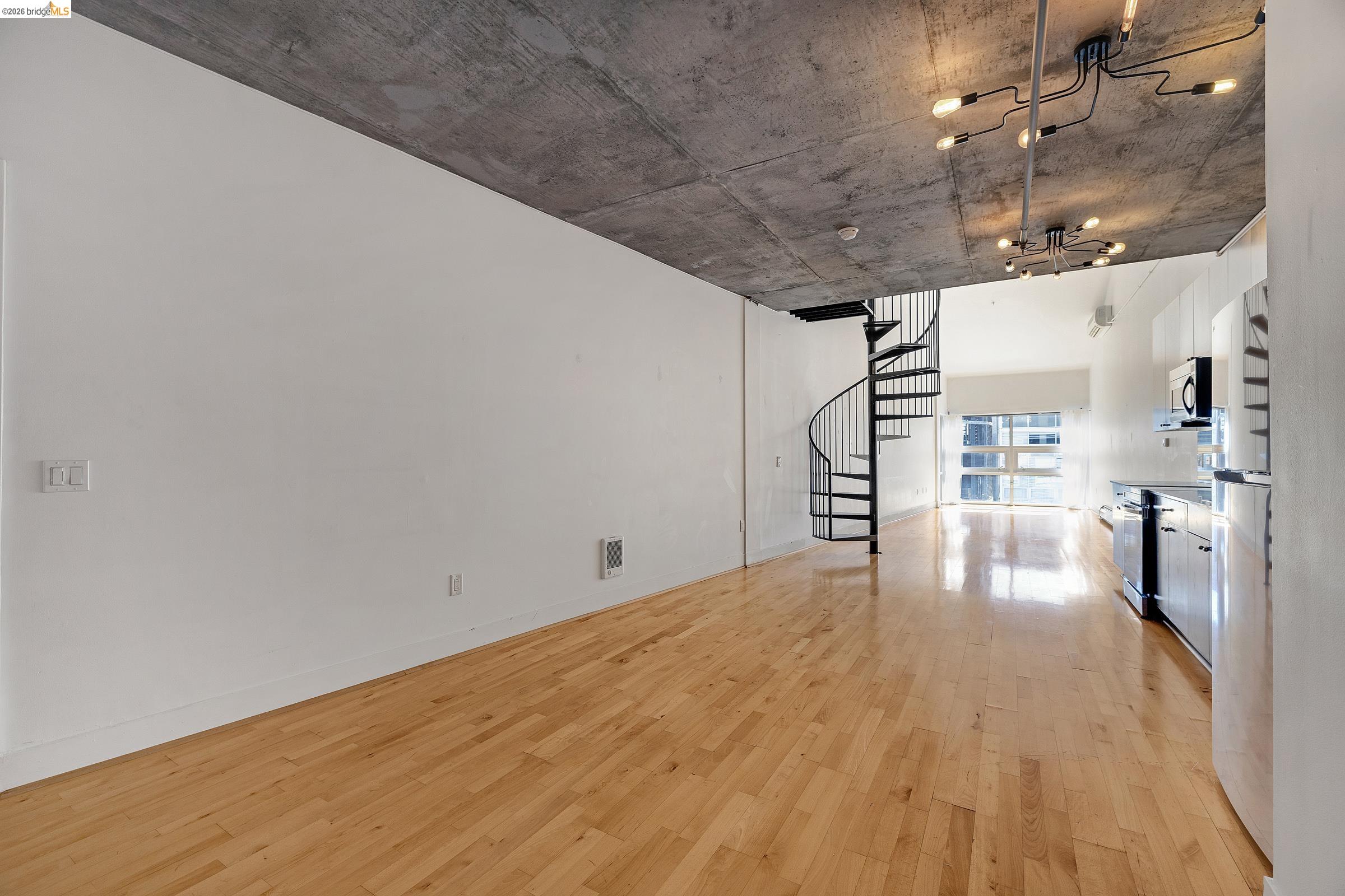 311 Oak St 842