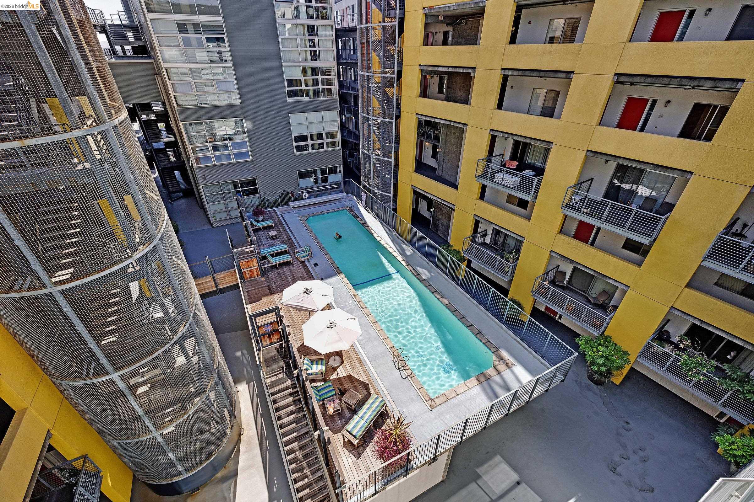 311 Oak St 842