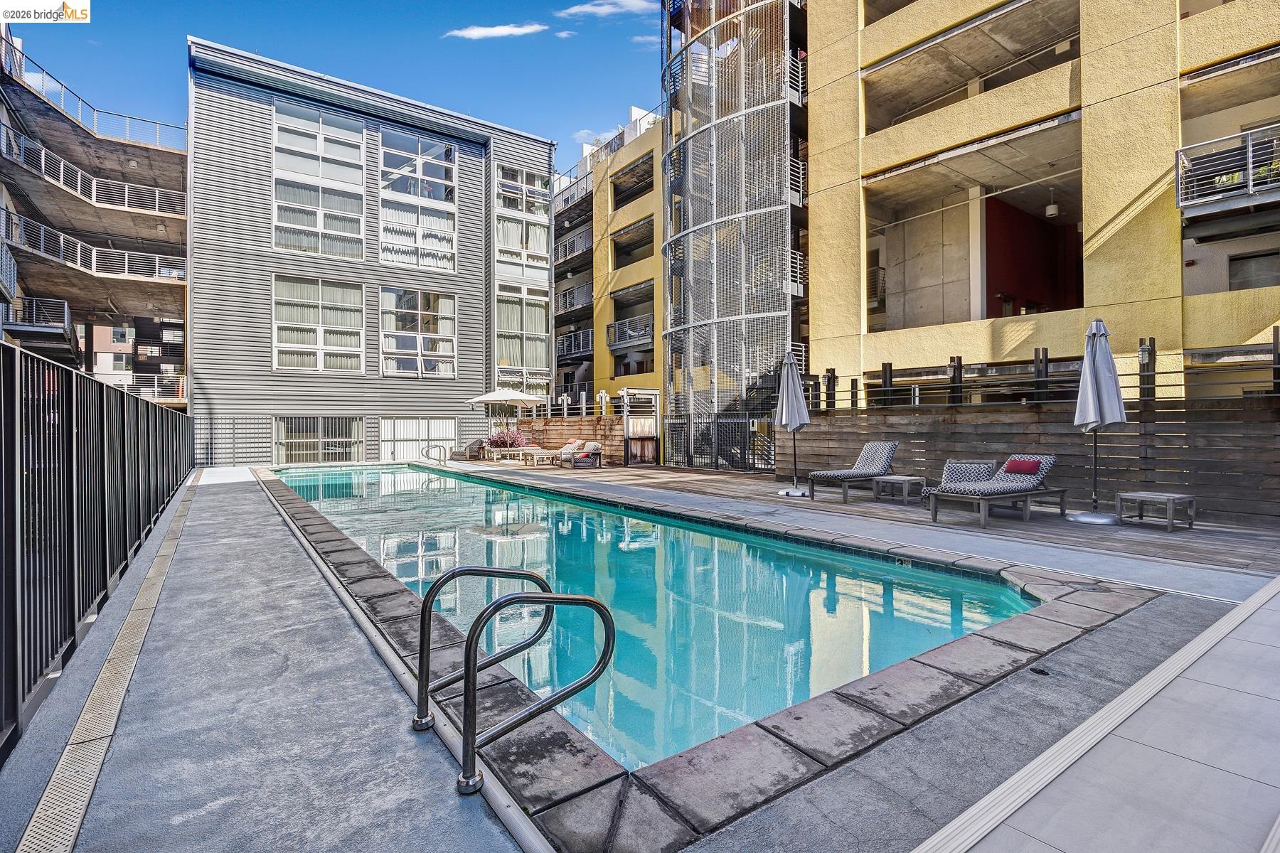 311 Oak St 842