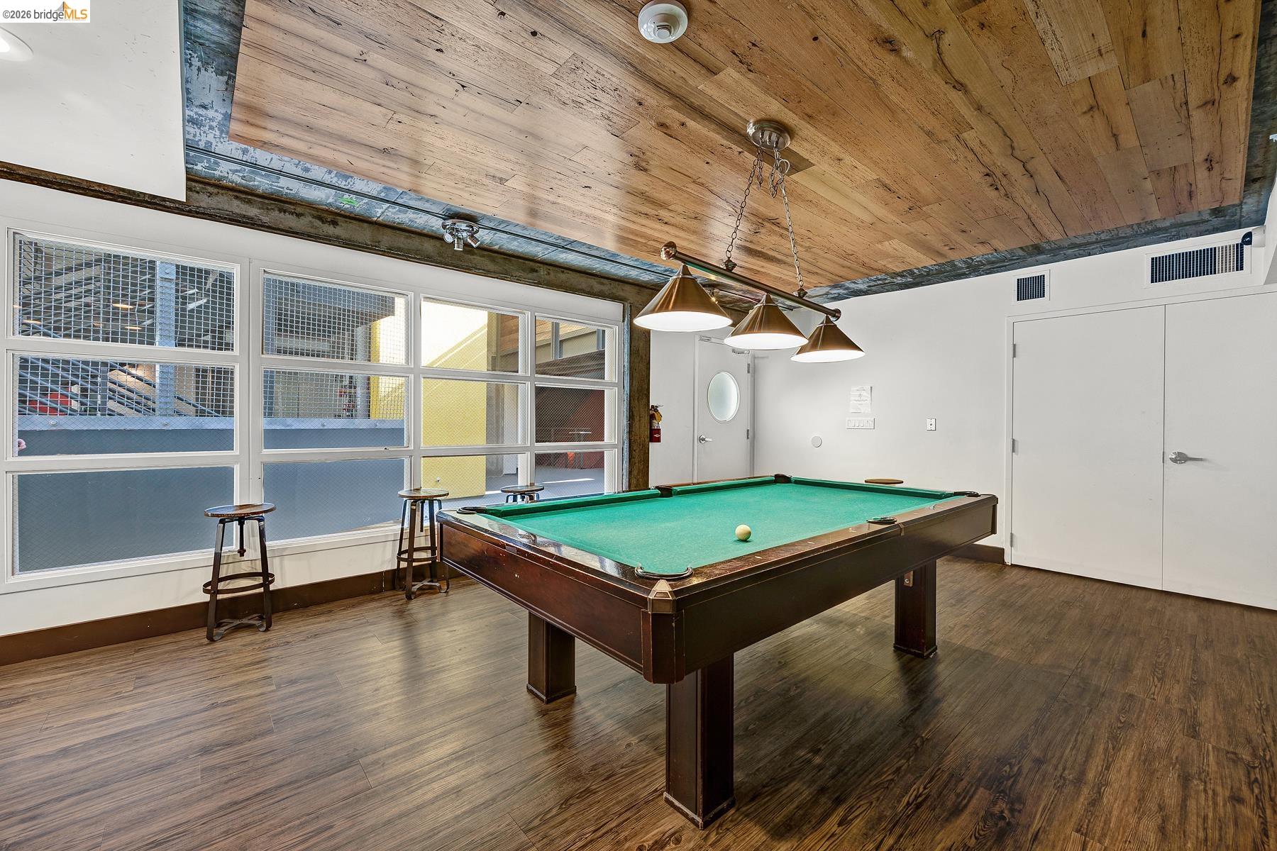 311 Oak St 842