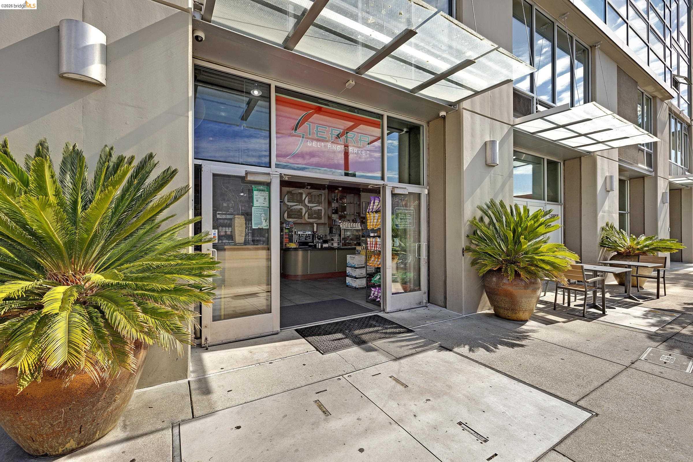 311 Oak St 842