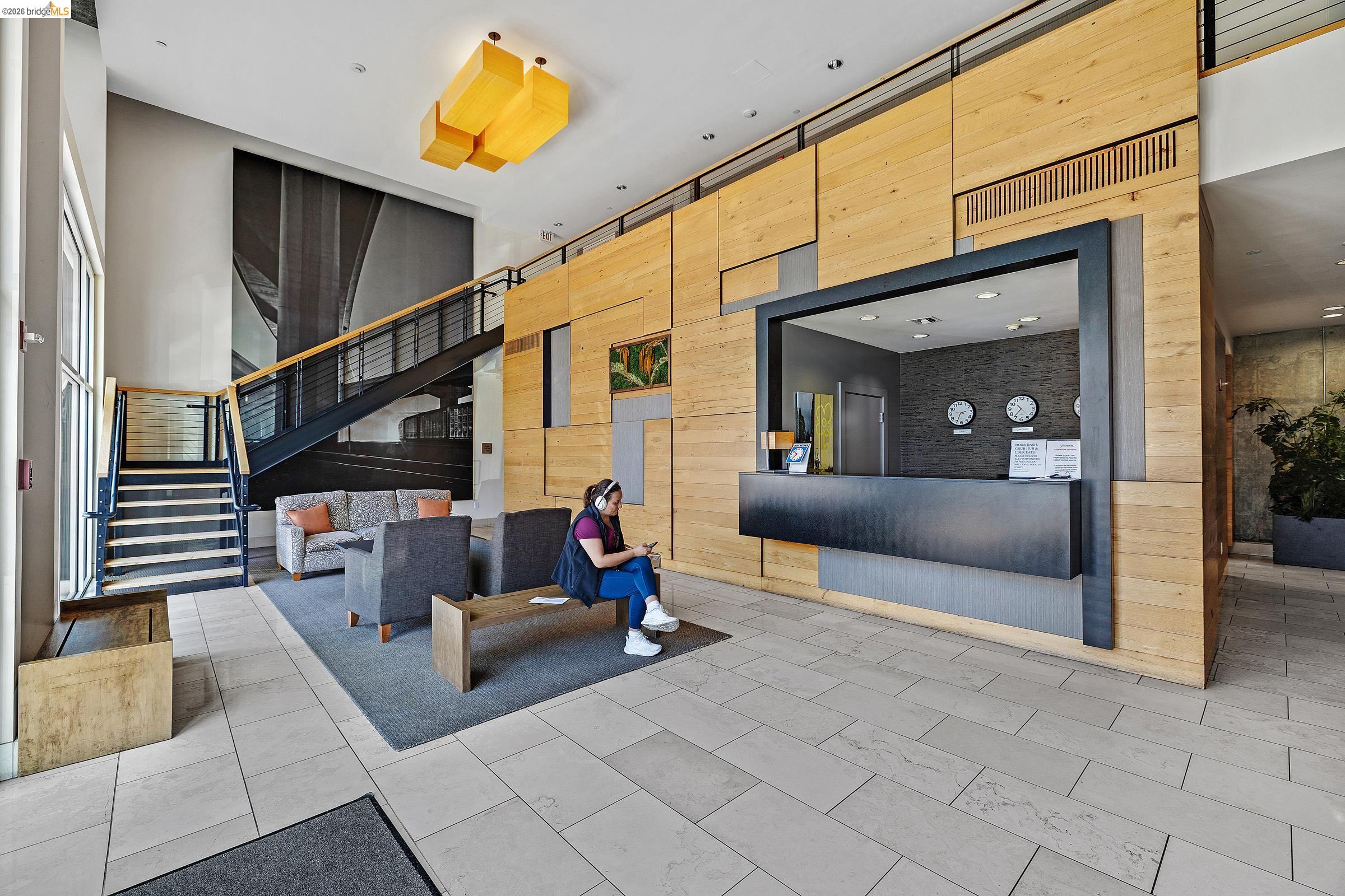 311 Oak St 842