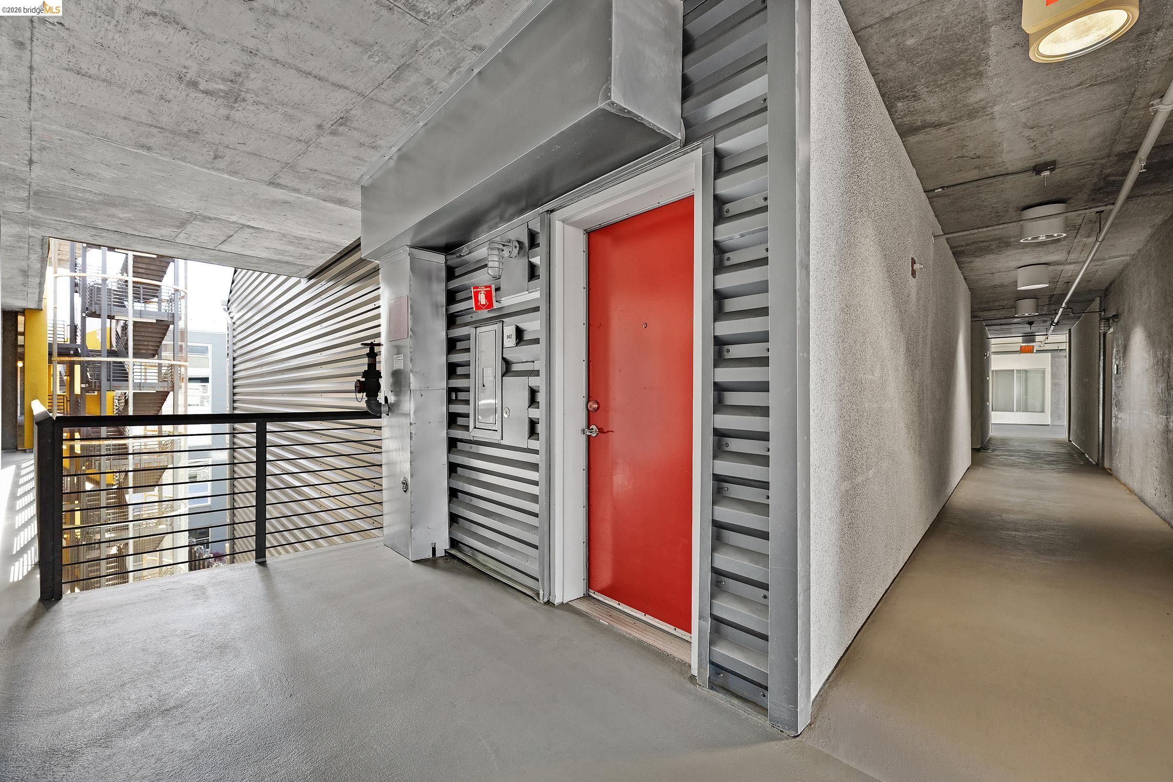 311 Oak St 842