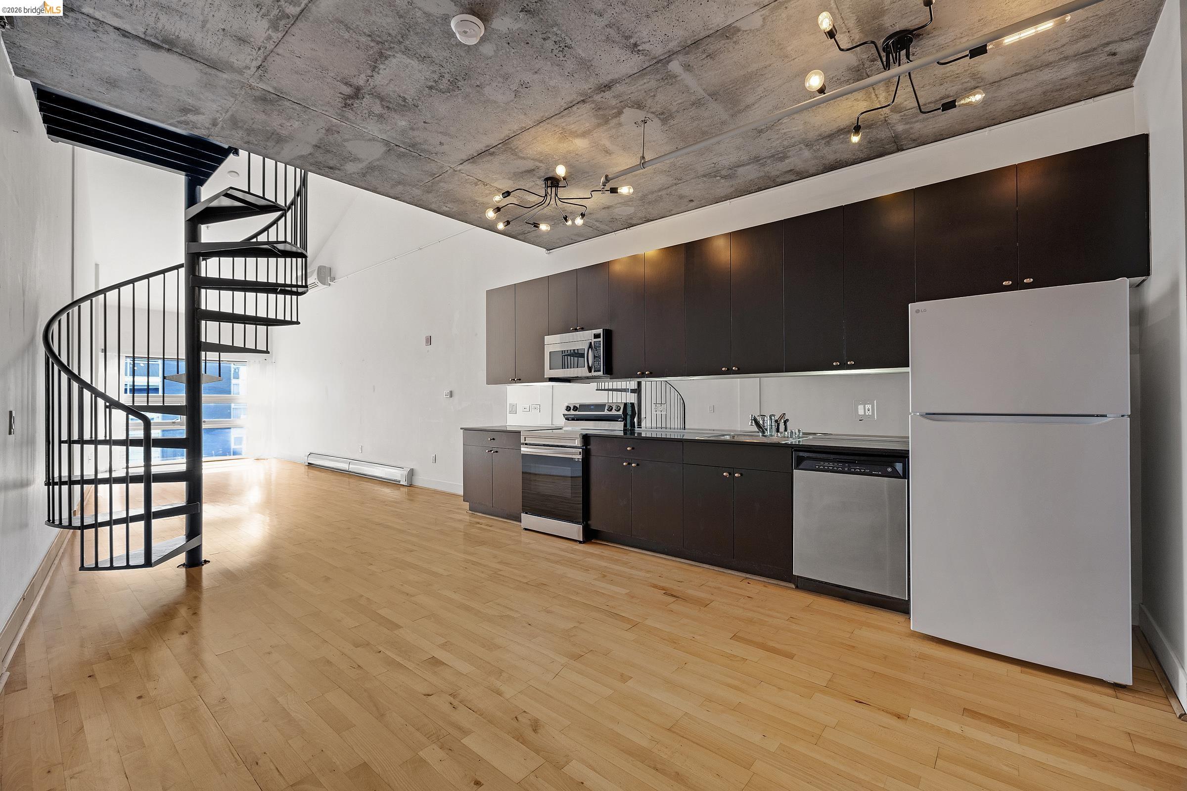 311 Oak St 842