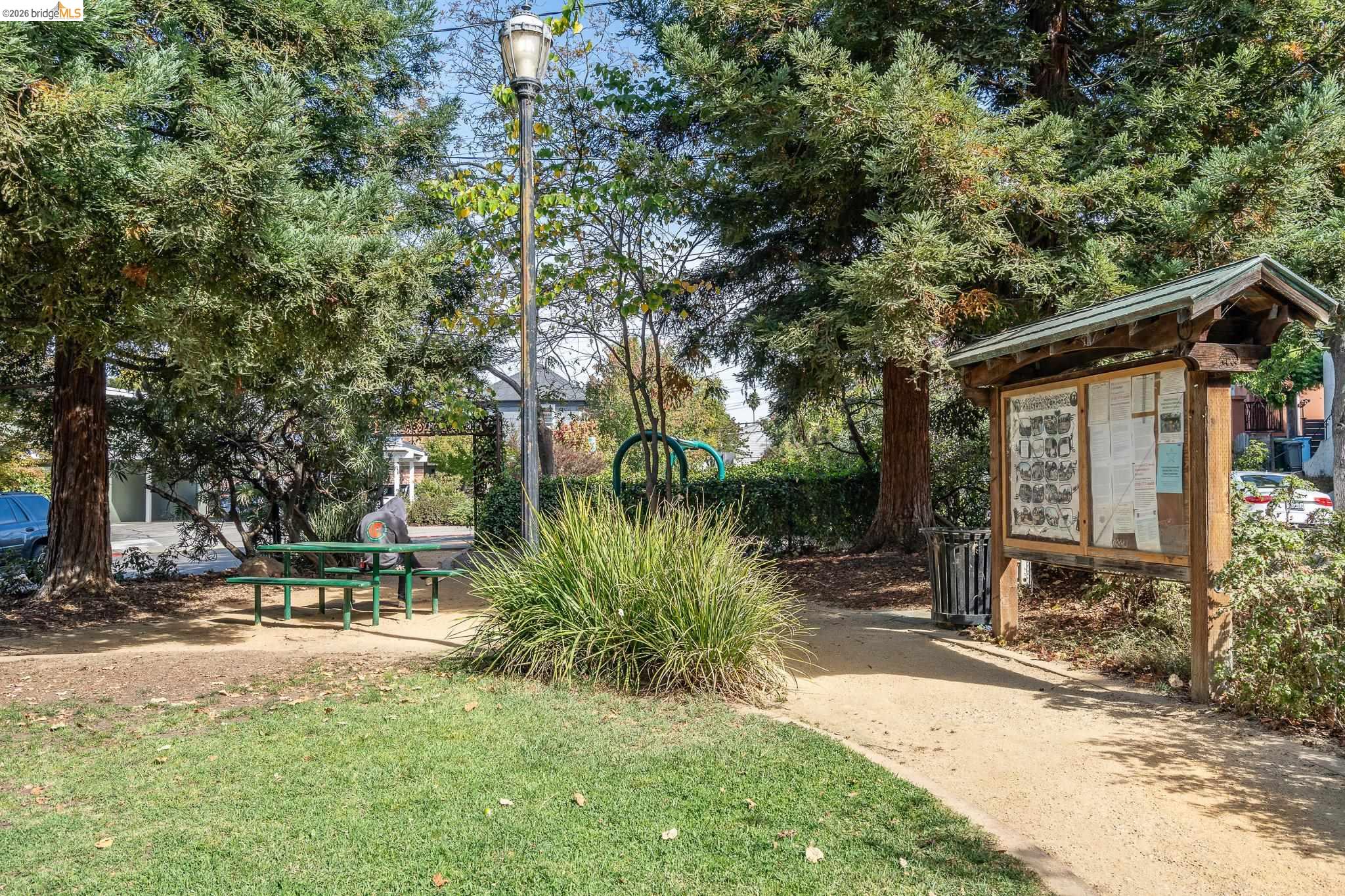 3048 Halcyon Ct, Berkeley CA 94705 — photo 22