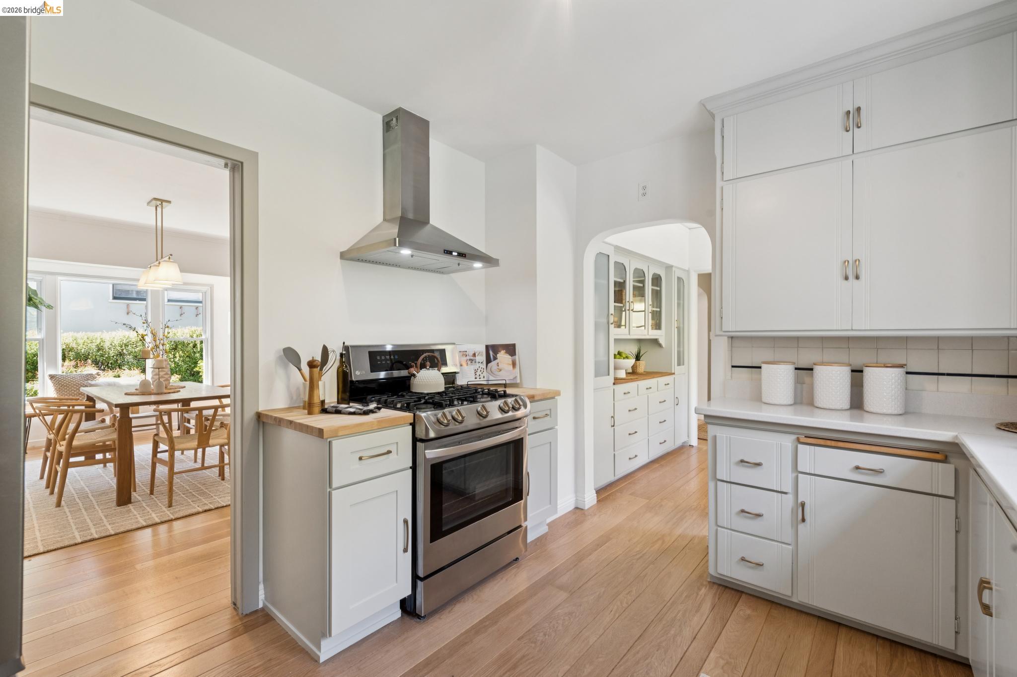5610 Snake Rd, Oakland CA 94611 — photo 17
