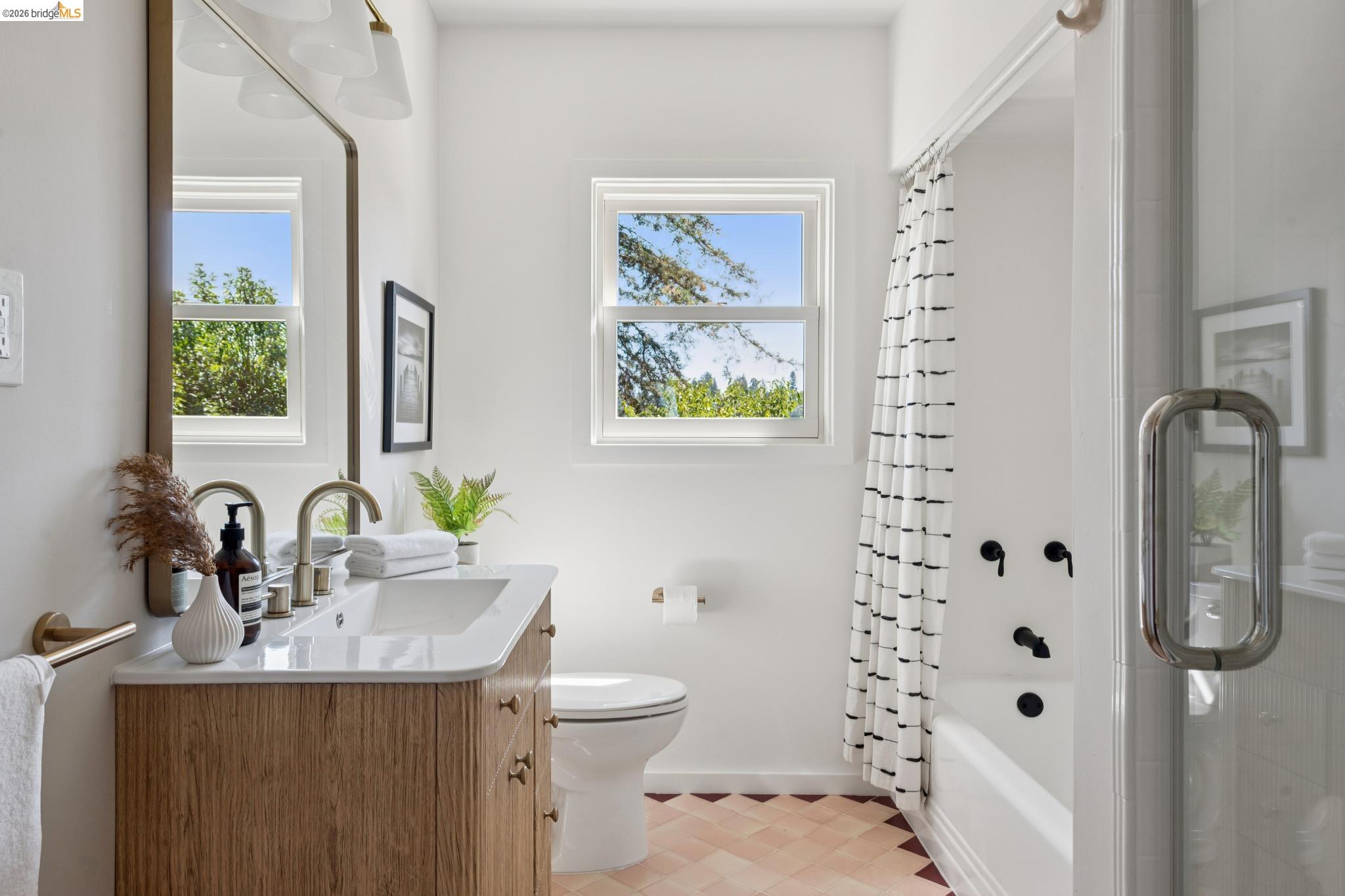 5610 Snake Rd, Oakland CA 94611 — photo 26