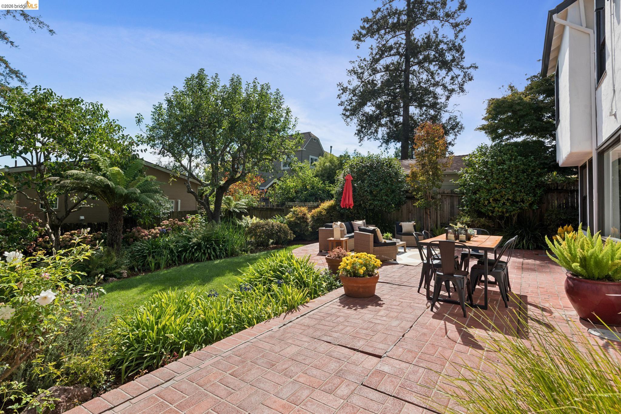 5610 Snake Rd, Oakland CA 94611 — photo 47