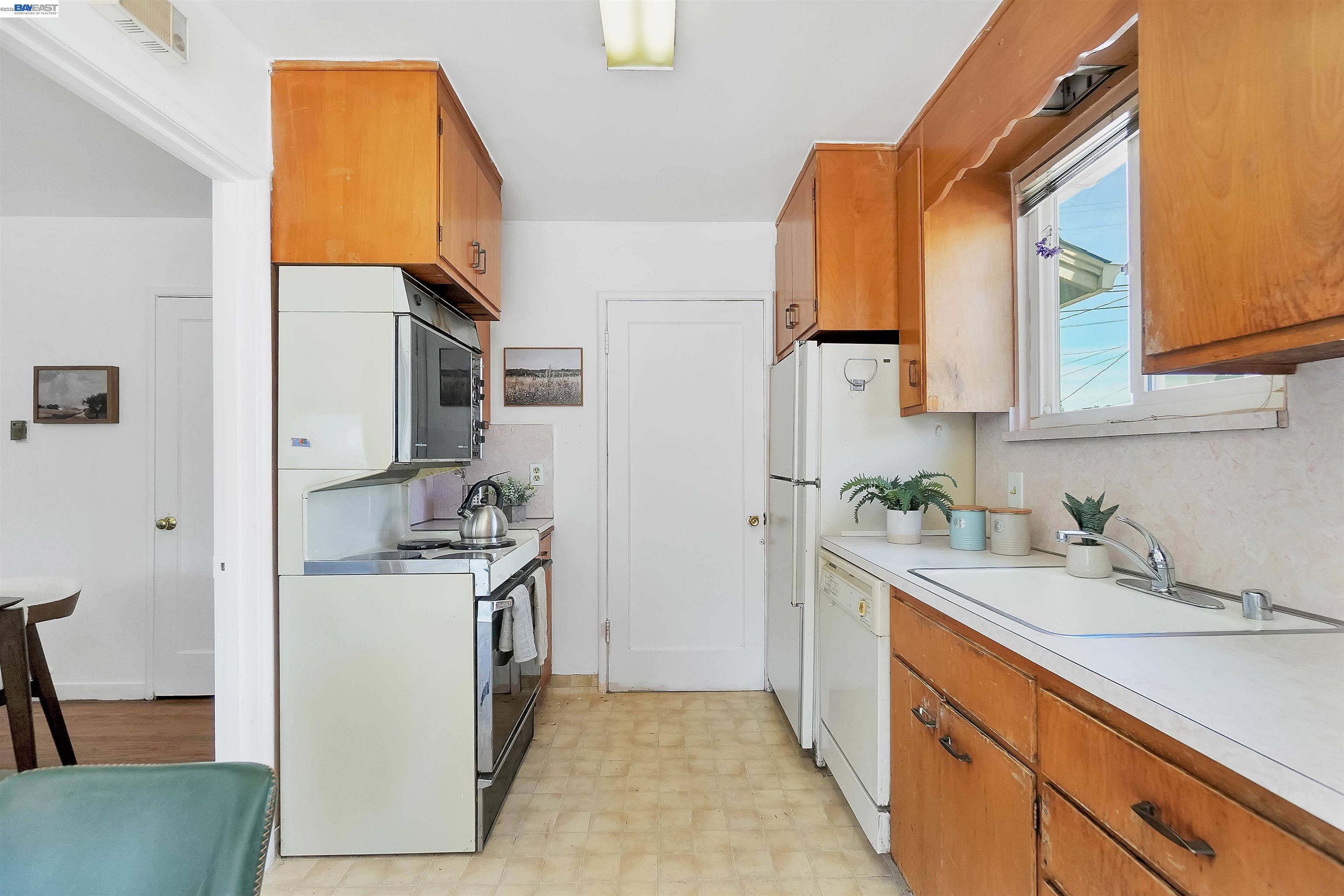 426 Lloyd Ave, San Leandro CA 94578 — photo 14