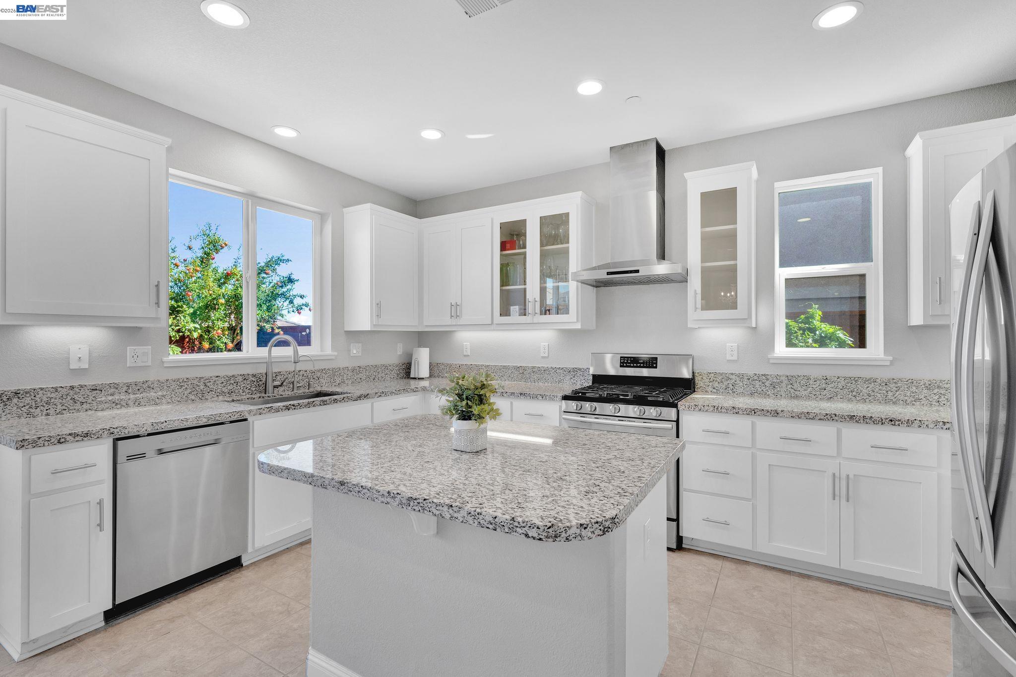 2737 Rio Seco Dr, Bay Point CA 94565 — photo 2