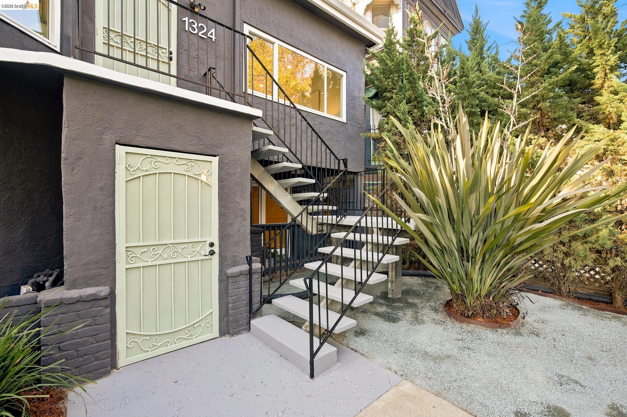 1324 Fitzgerald St, Oakland, CA 94608 photo 33