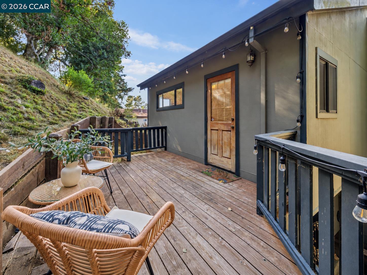 6480 Oakwood Dr, Oakland CA 94611 — photo 34