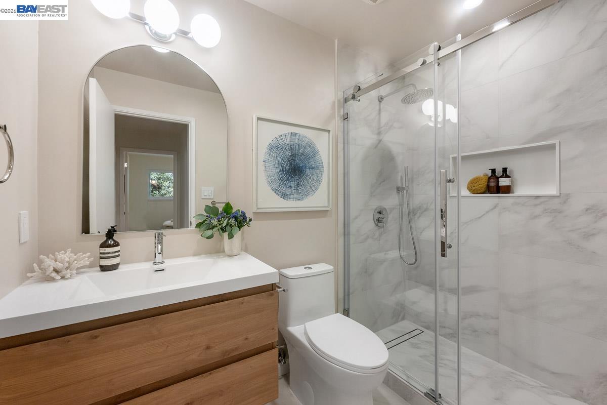6625 Thornhill Dr, Oakland CA 94611 — photo 21