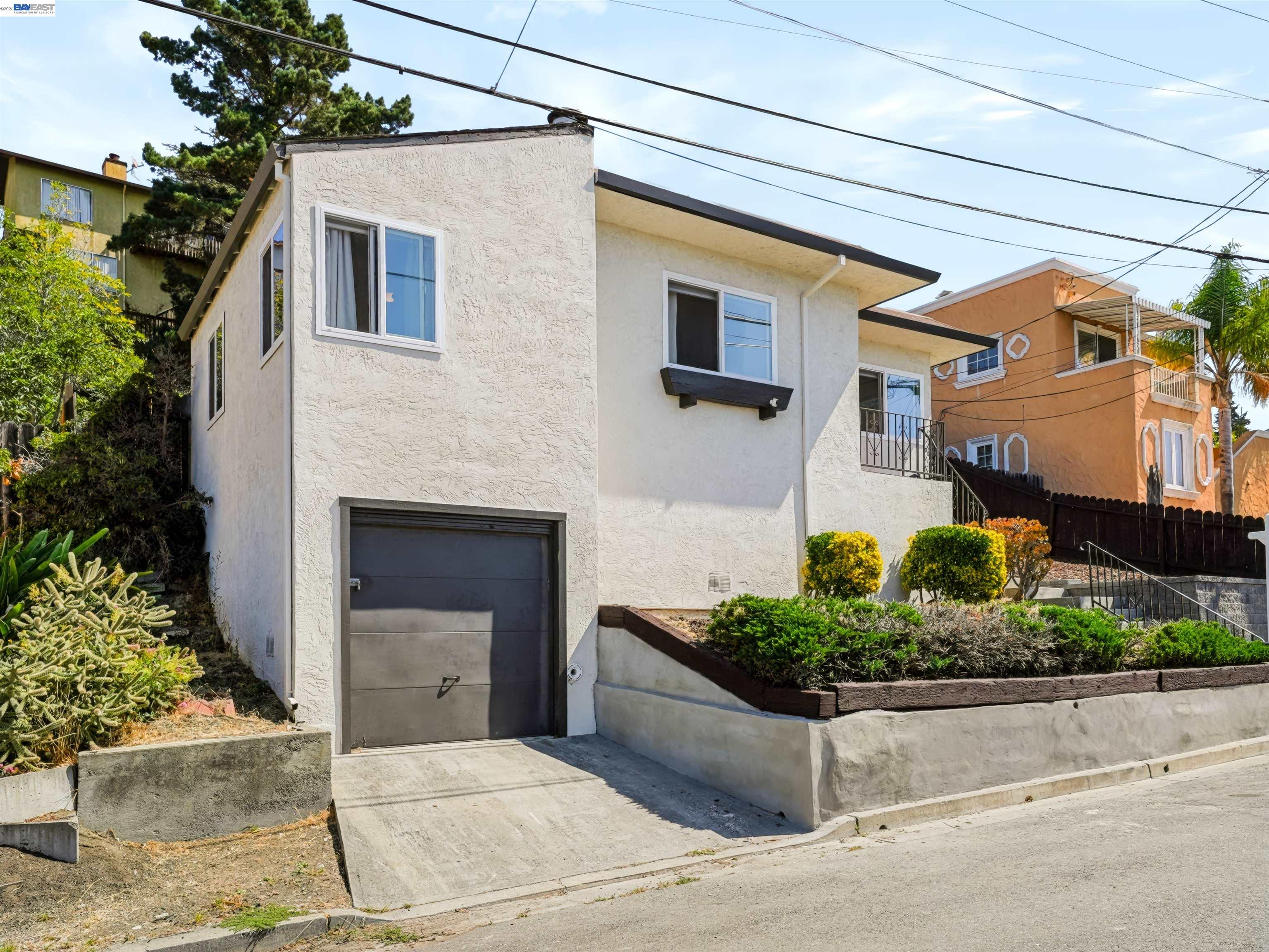 17198 Roberto St, Castro Valley CA 94546 — photo 2