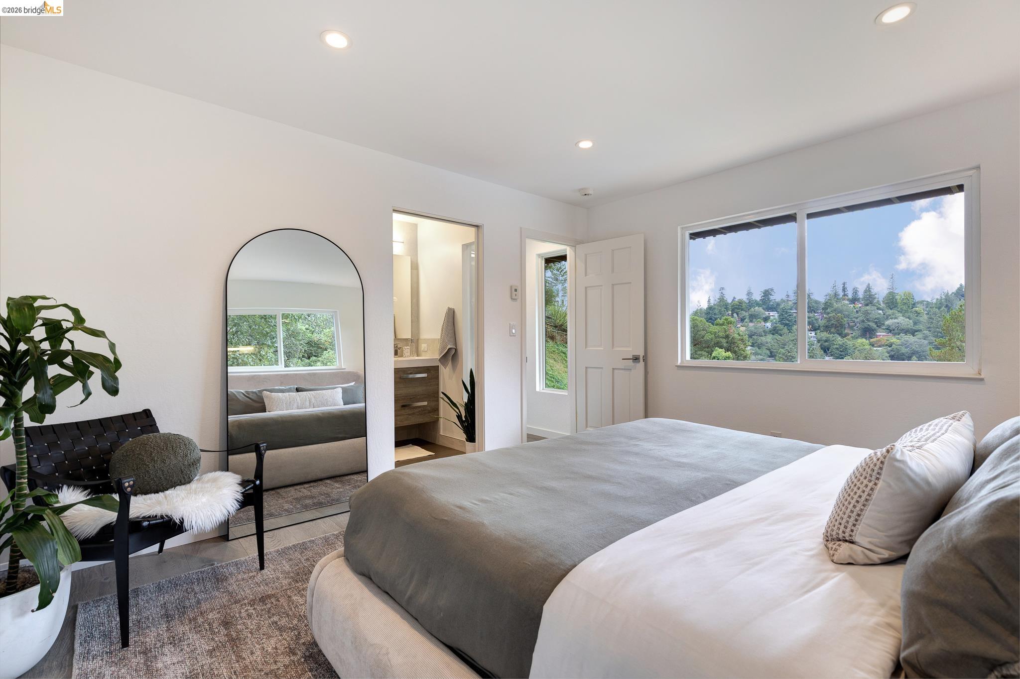 5949 Alhambra Ave, Oakland CA 94611 — photo 32