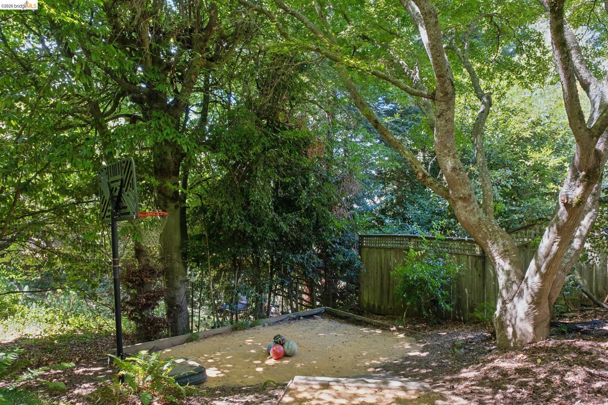 6235 Melville Dr, Oakland CA 94611 — photo 56