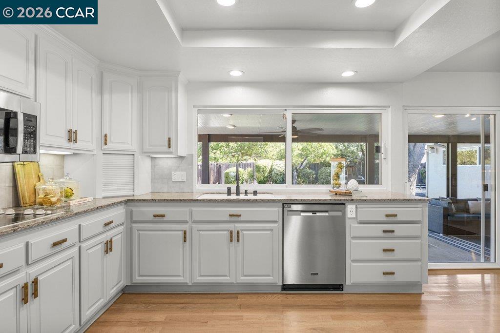 5725 Del Trigo Ln, Concord CA 94521 — photo 16