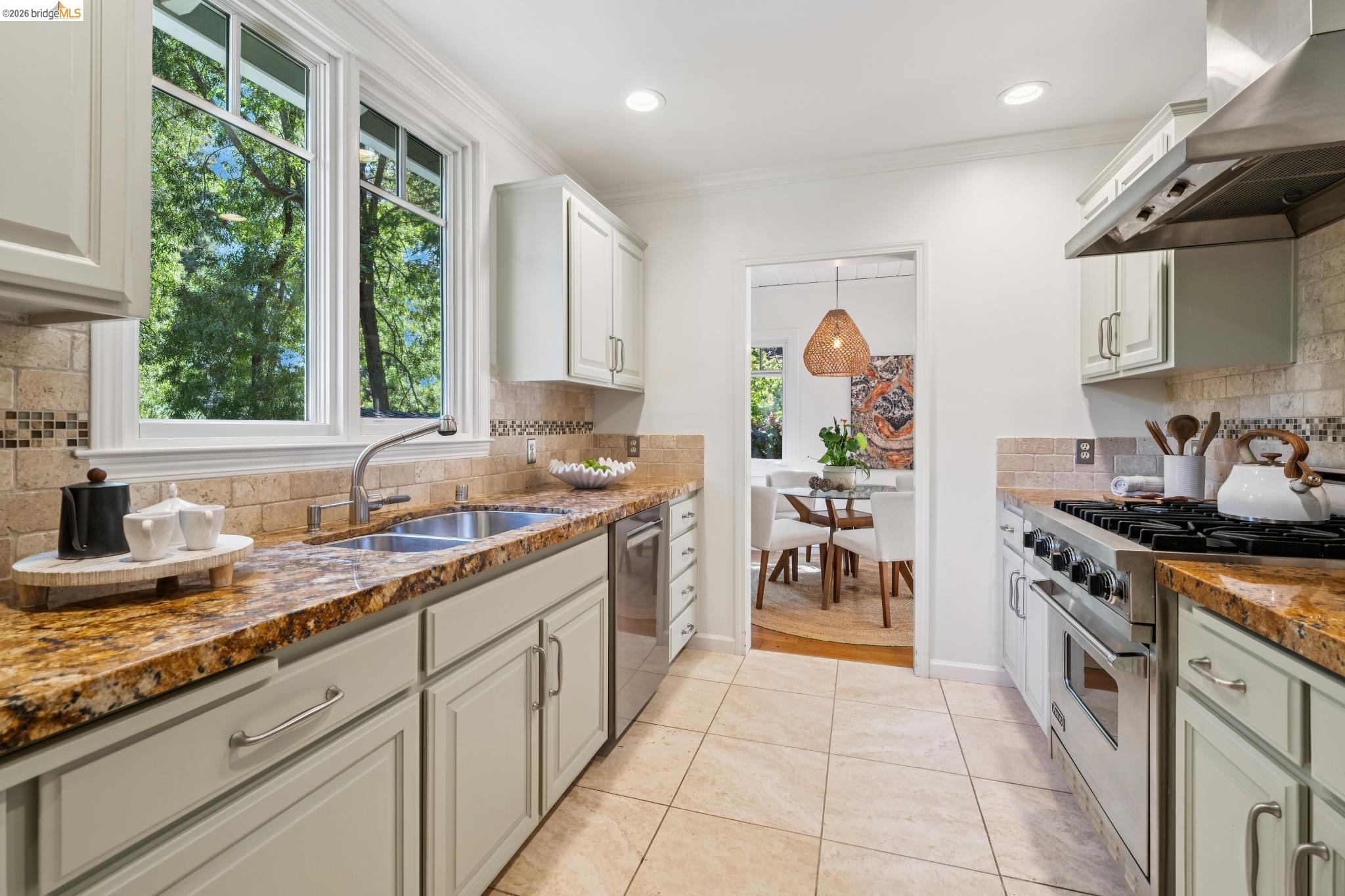 6309 Pinehaven Rd, Oakland CA 94611 — photo 19