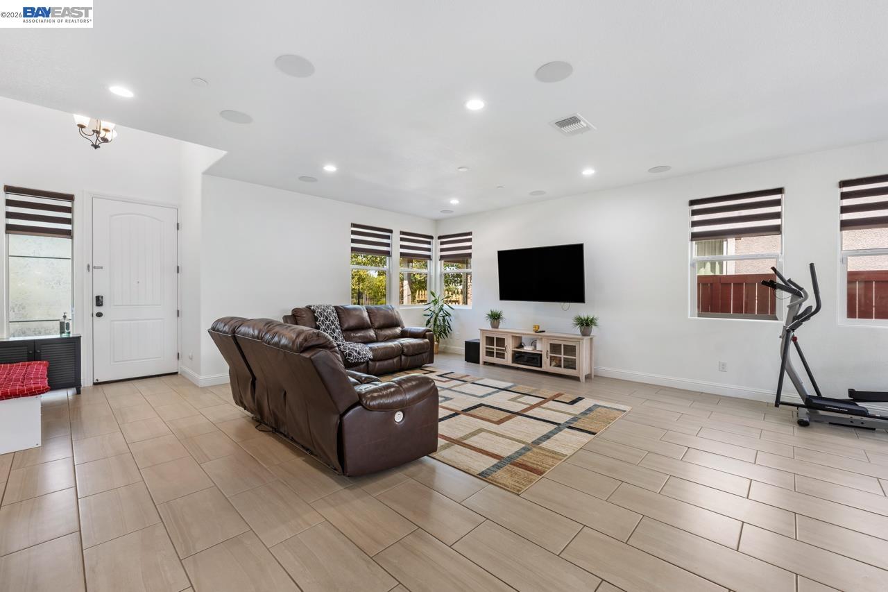 232 E Ramsey Dr, Mountain House CA 95391 — photo 18