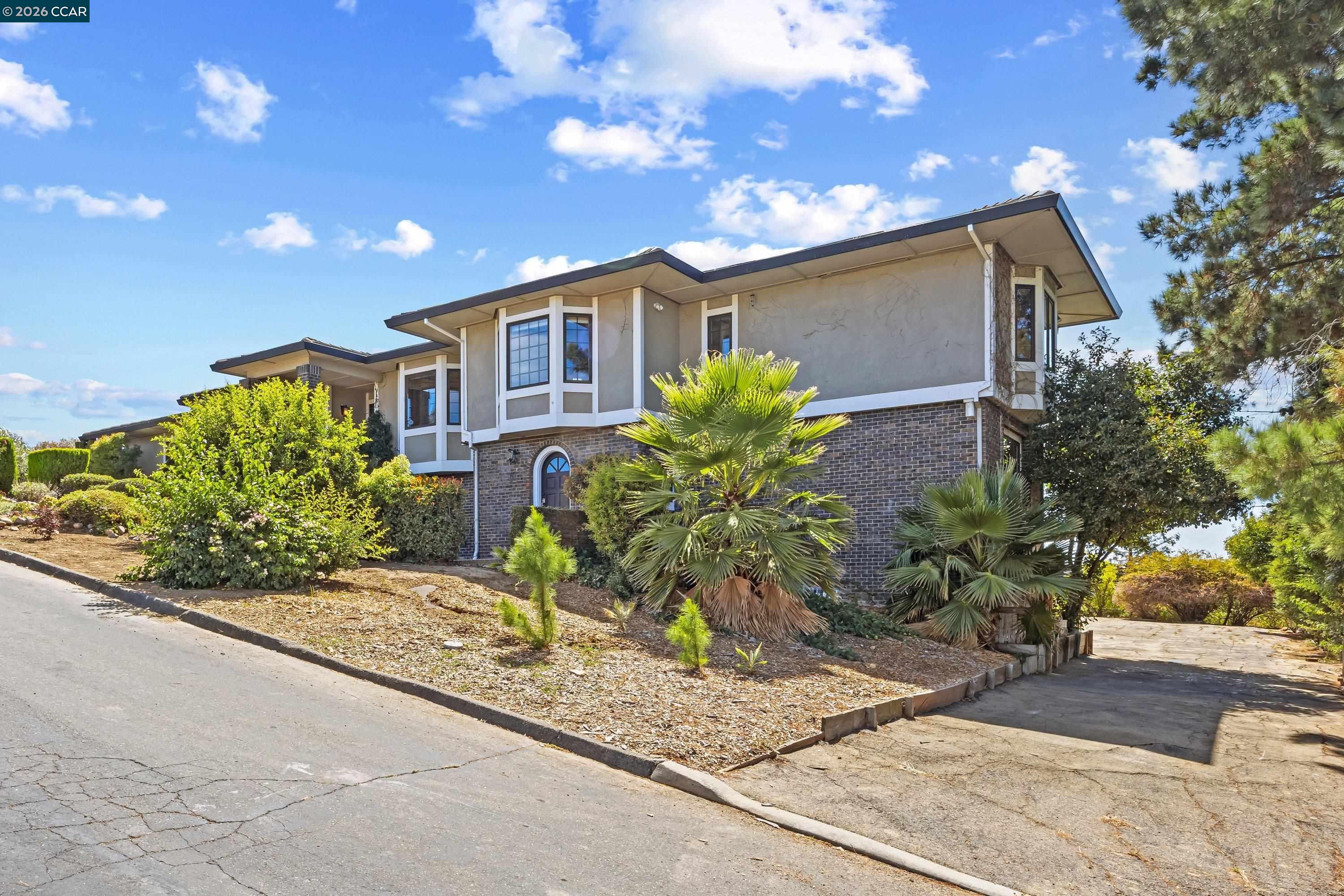 840 Ridge Dr, Concord CA 94518 — photo 4