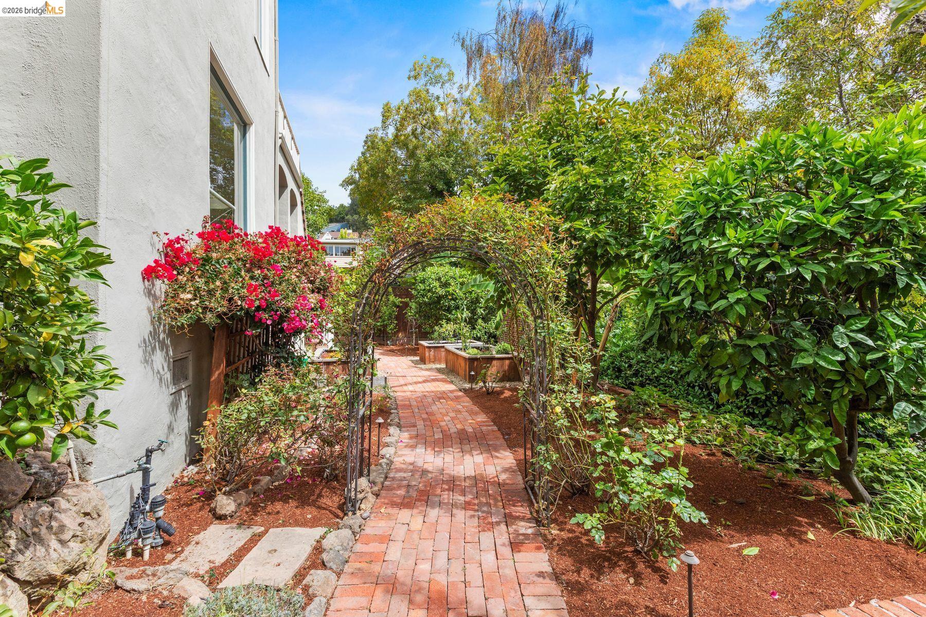 21 Selborne Drive, Piedmont CA 94611 — photo 63