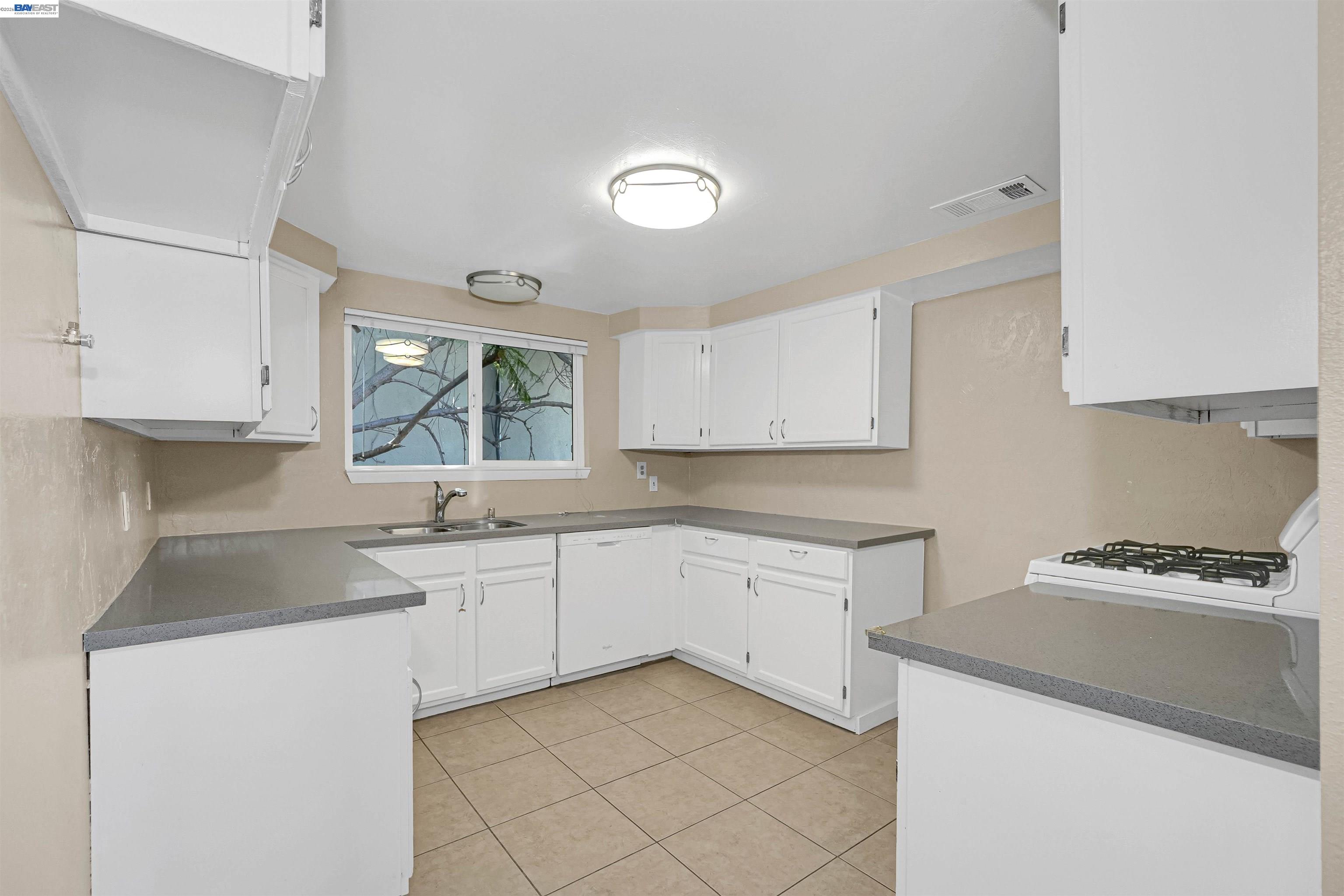 16871 Ehle St, Castro Valley CA 94578 — photo 7