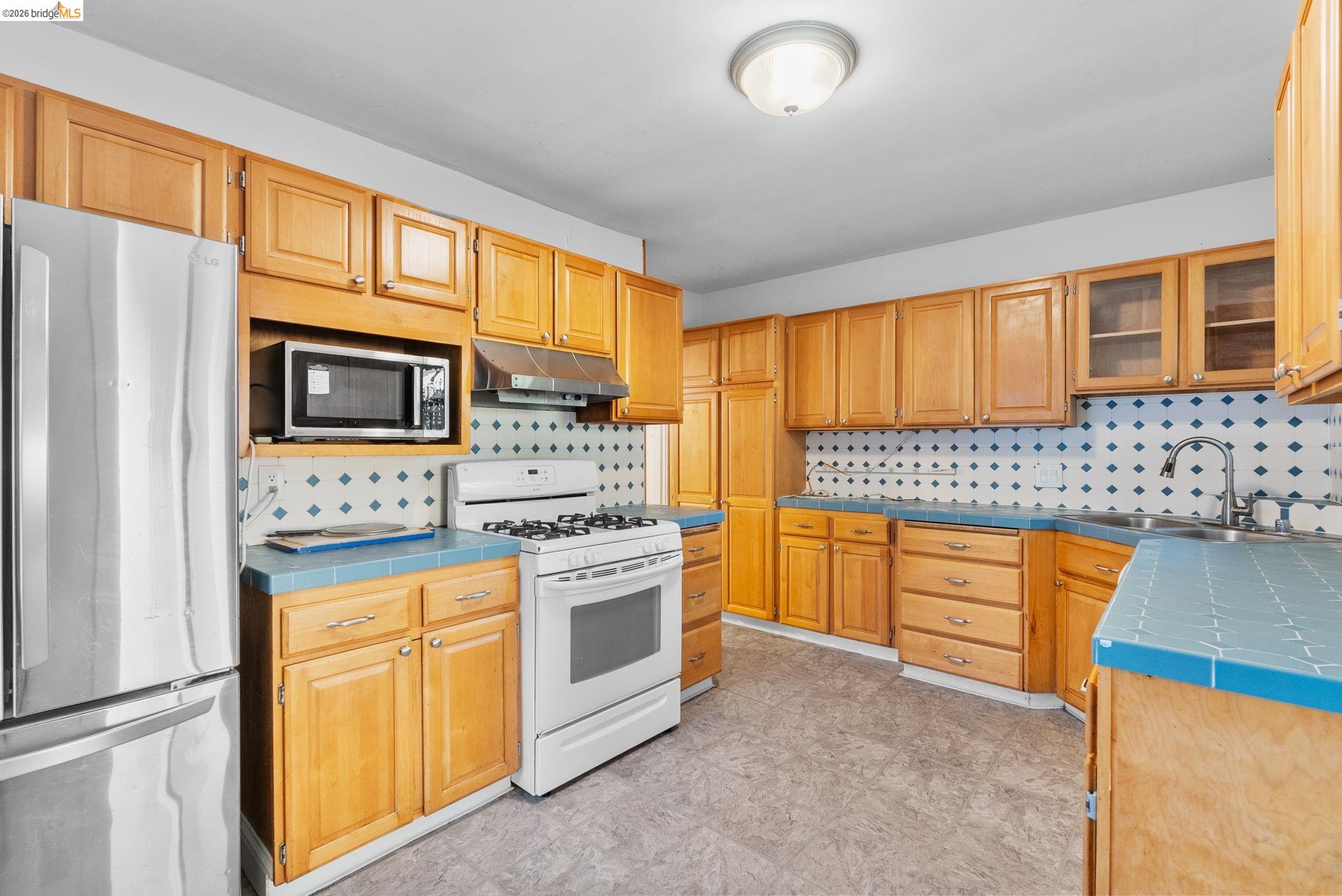 3275 Hyde, Oakland CA 94601 — photo 12
