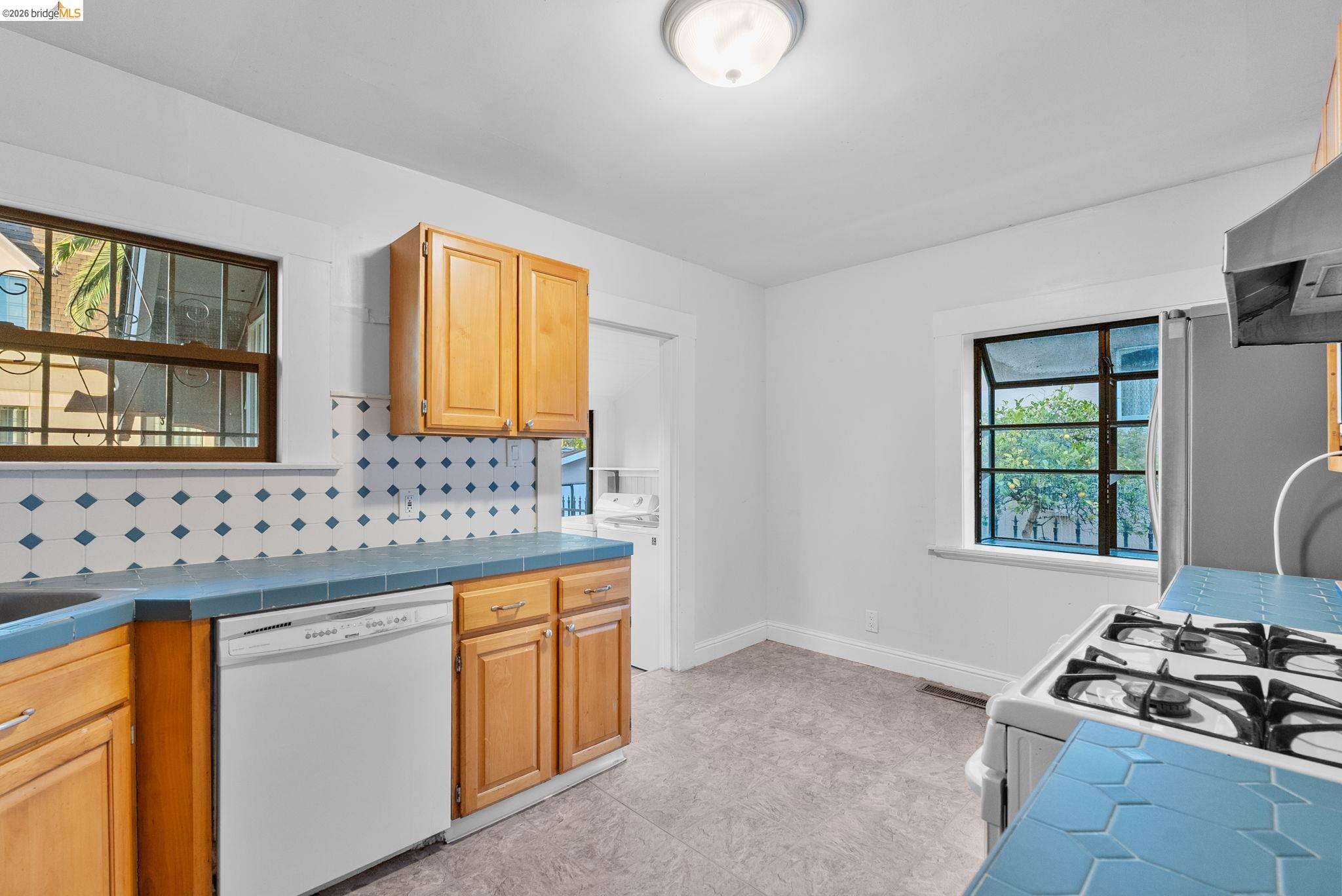 3275 Hyde, Oakland CA 94601 — photo 14