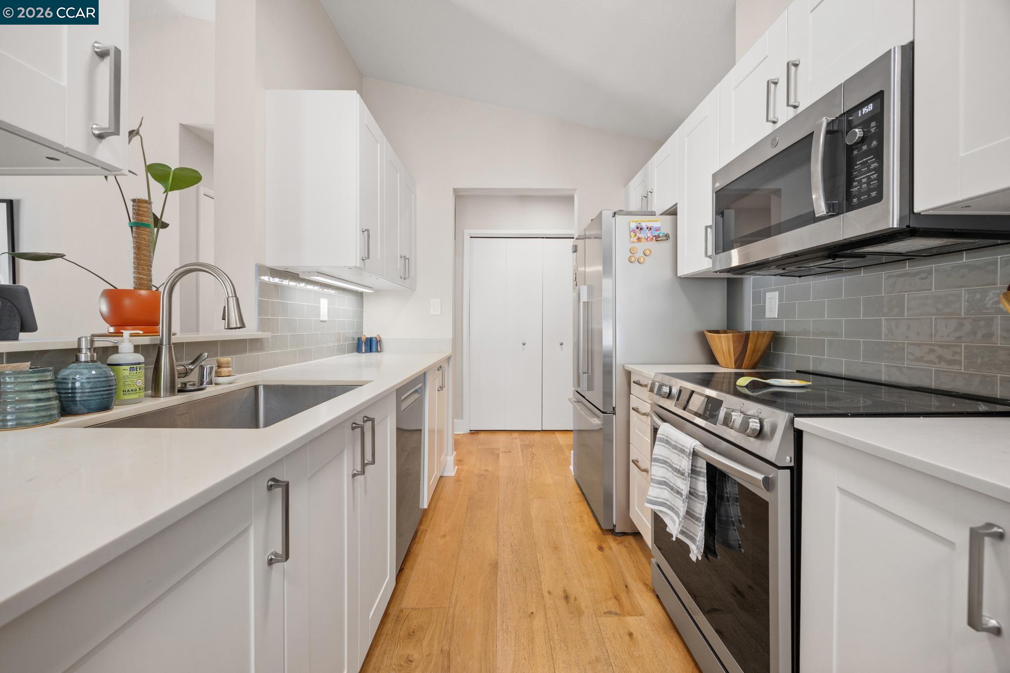158 Bayside Court, Richmond CA 94804 — photo 12
