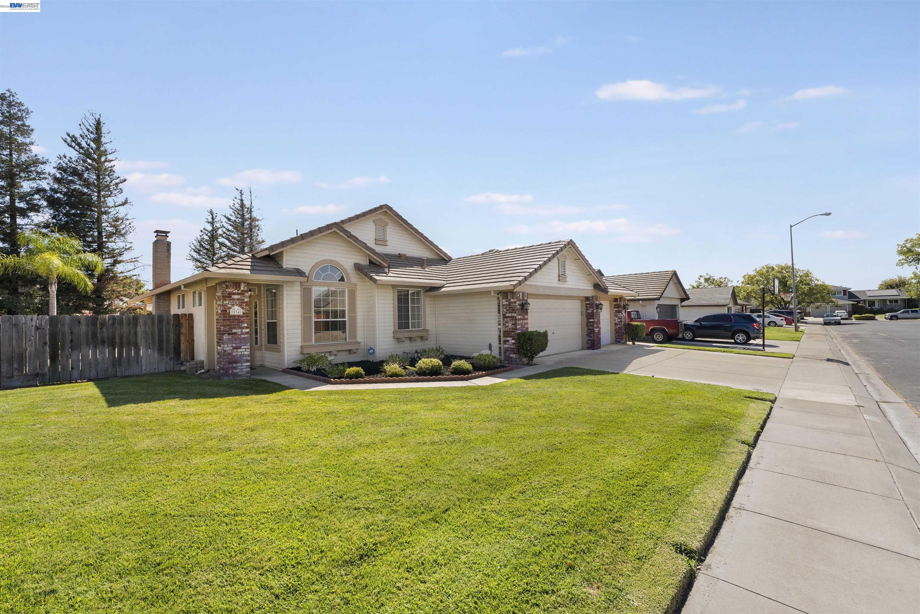 534 Reisling Ct, Manteca CA 95337 — photo 2