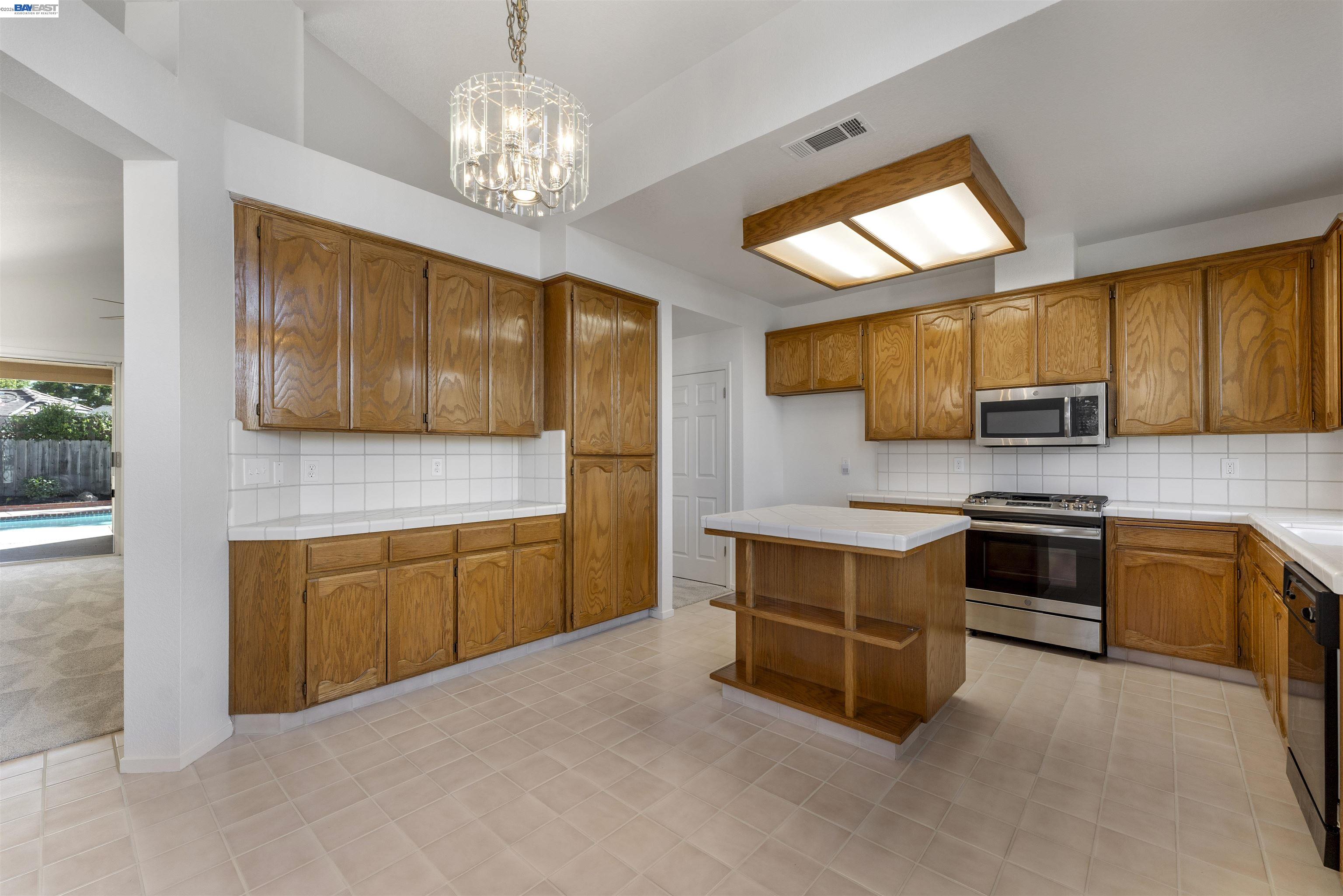 534 Reisling Ct, Manteca CA 95337 — photo 11