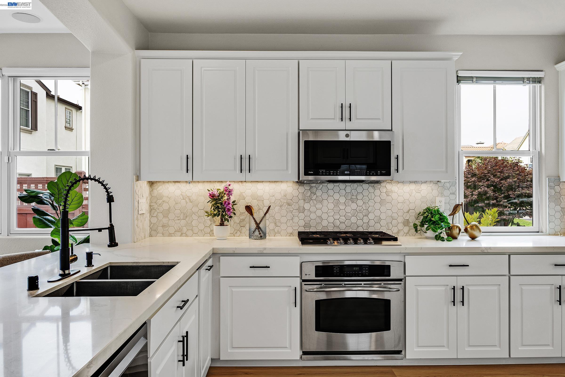 380 Tucker Ave, Alameda CA 94501 — photo 16