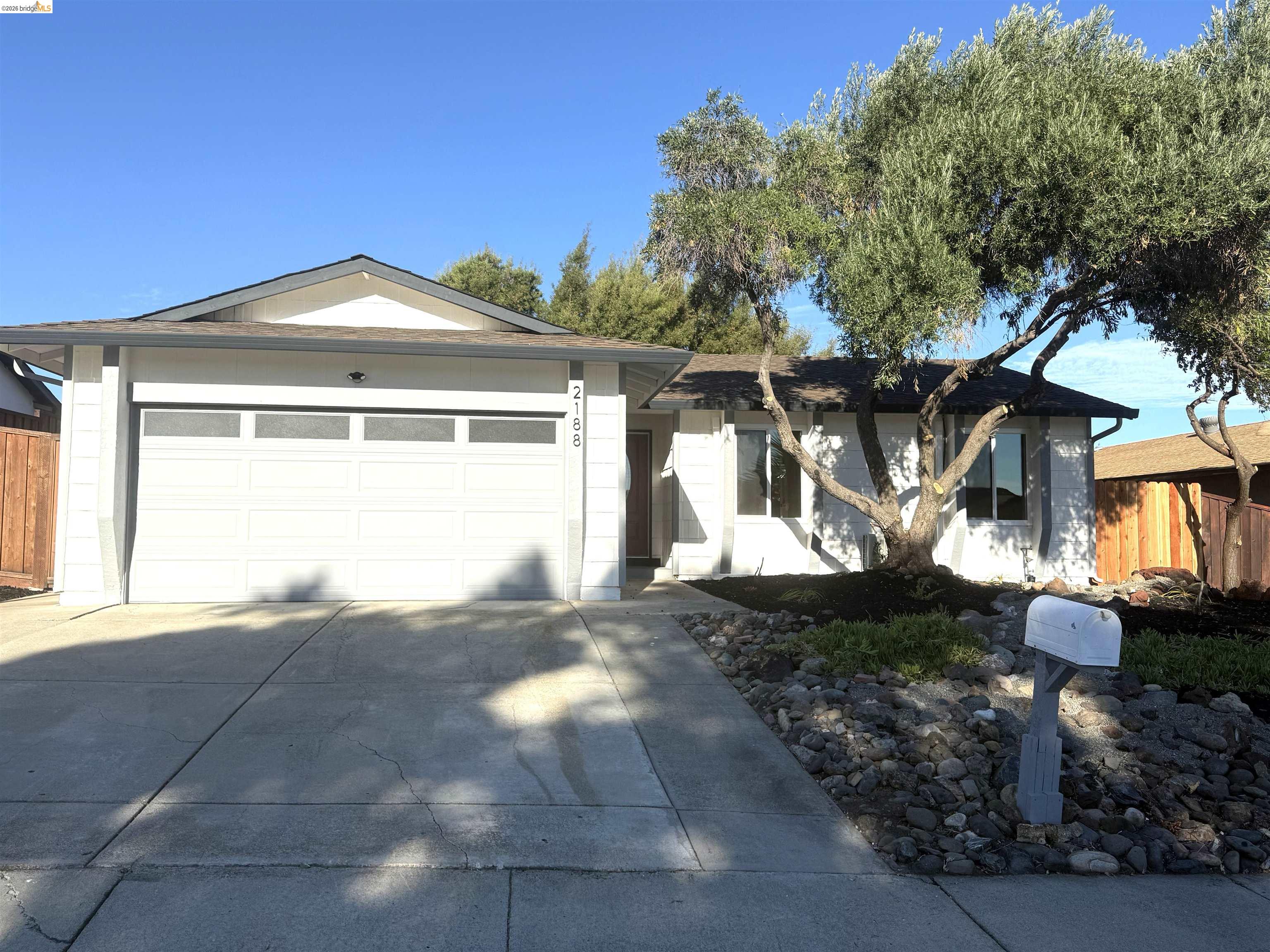 Front Image Thumbnail for EB41148139