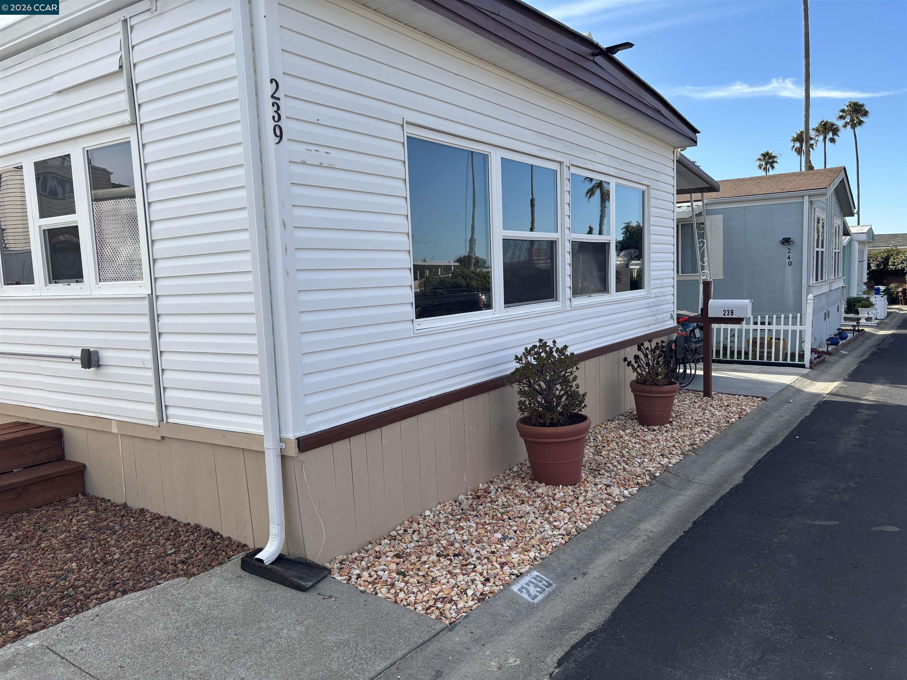 Front Image Thumbnail for CC41148183
