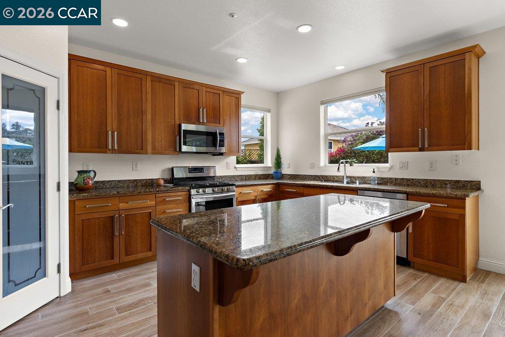 240 Explorer Way, Martinez CA 94553 — photo 11