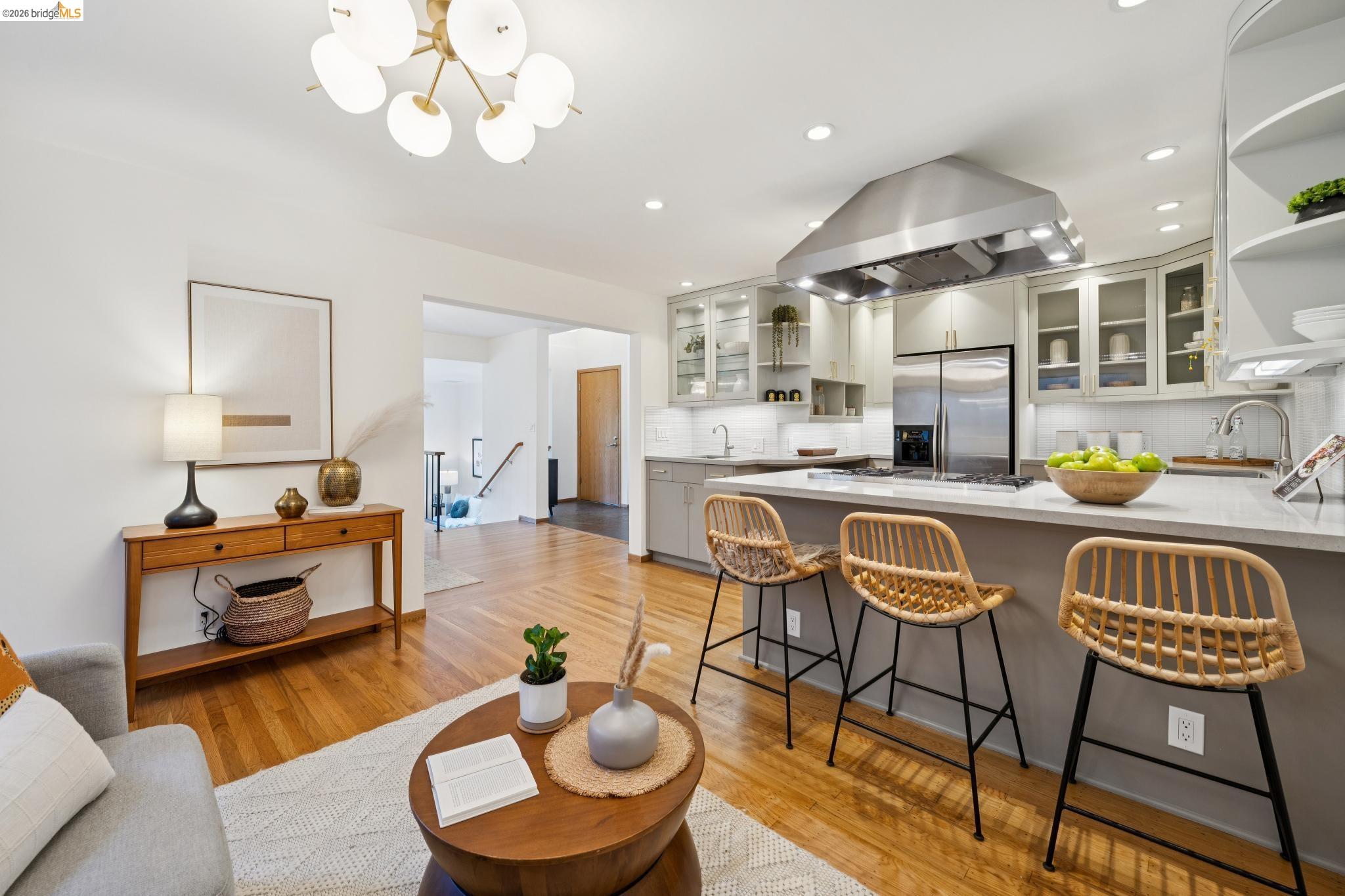 6474 Oakwood Dr, Oakland CA 94611 — photo 12