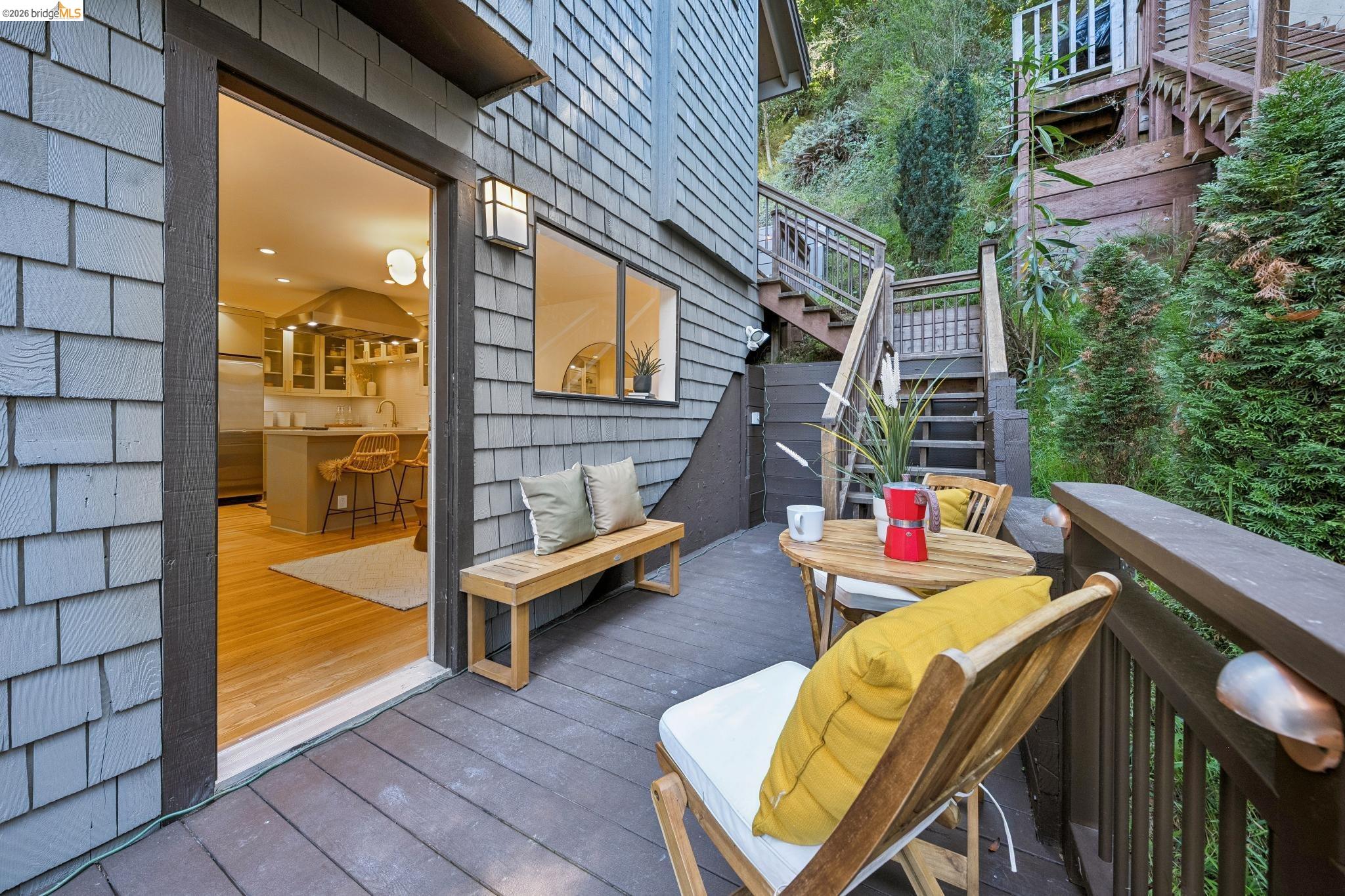 6474 Oakwood Dr, Oakland CA 94611 — photo 16