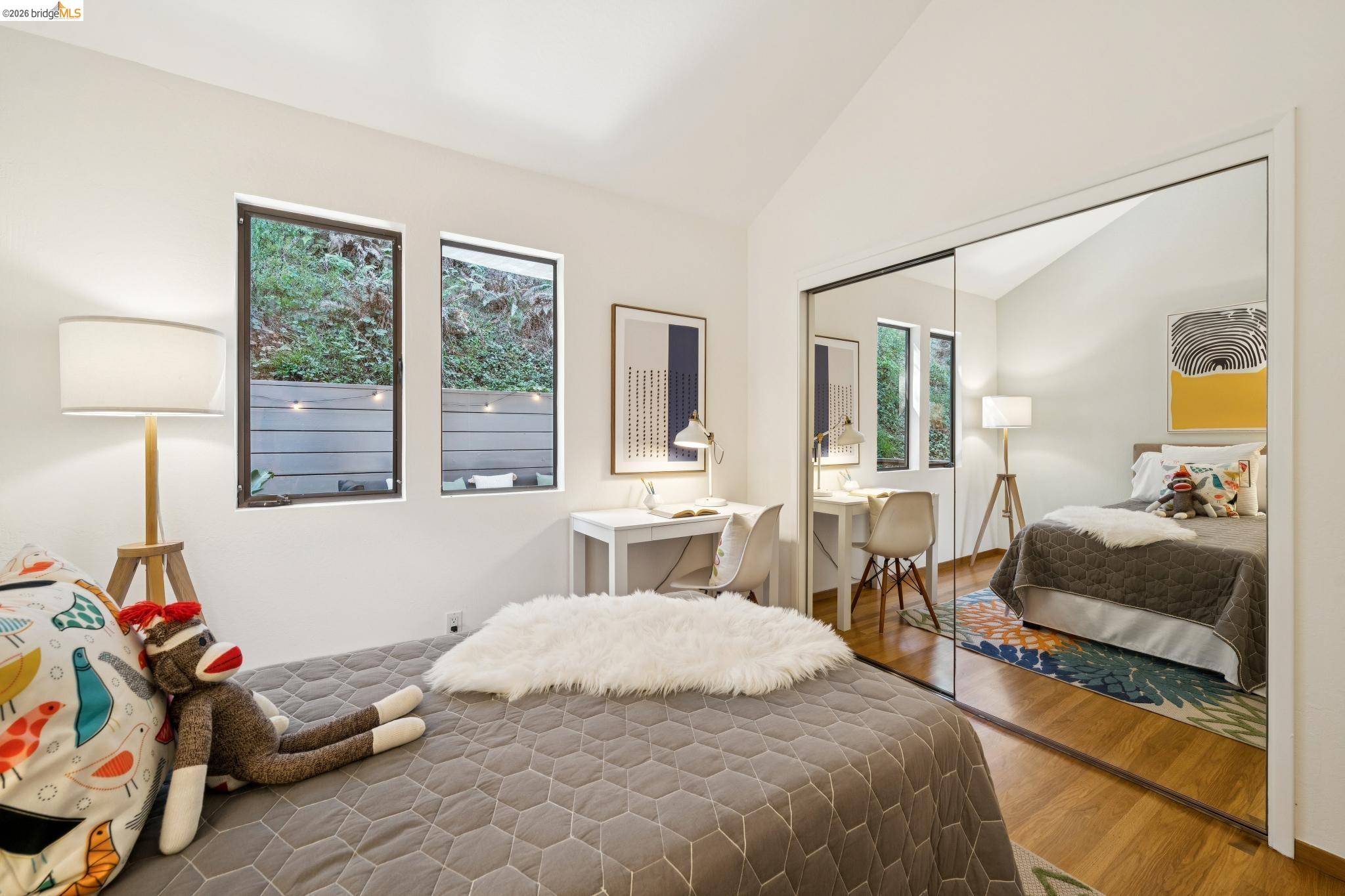 6474 Oakwood Dr, Oakland CA 94611 — photo 32